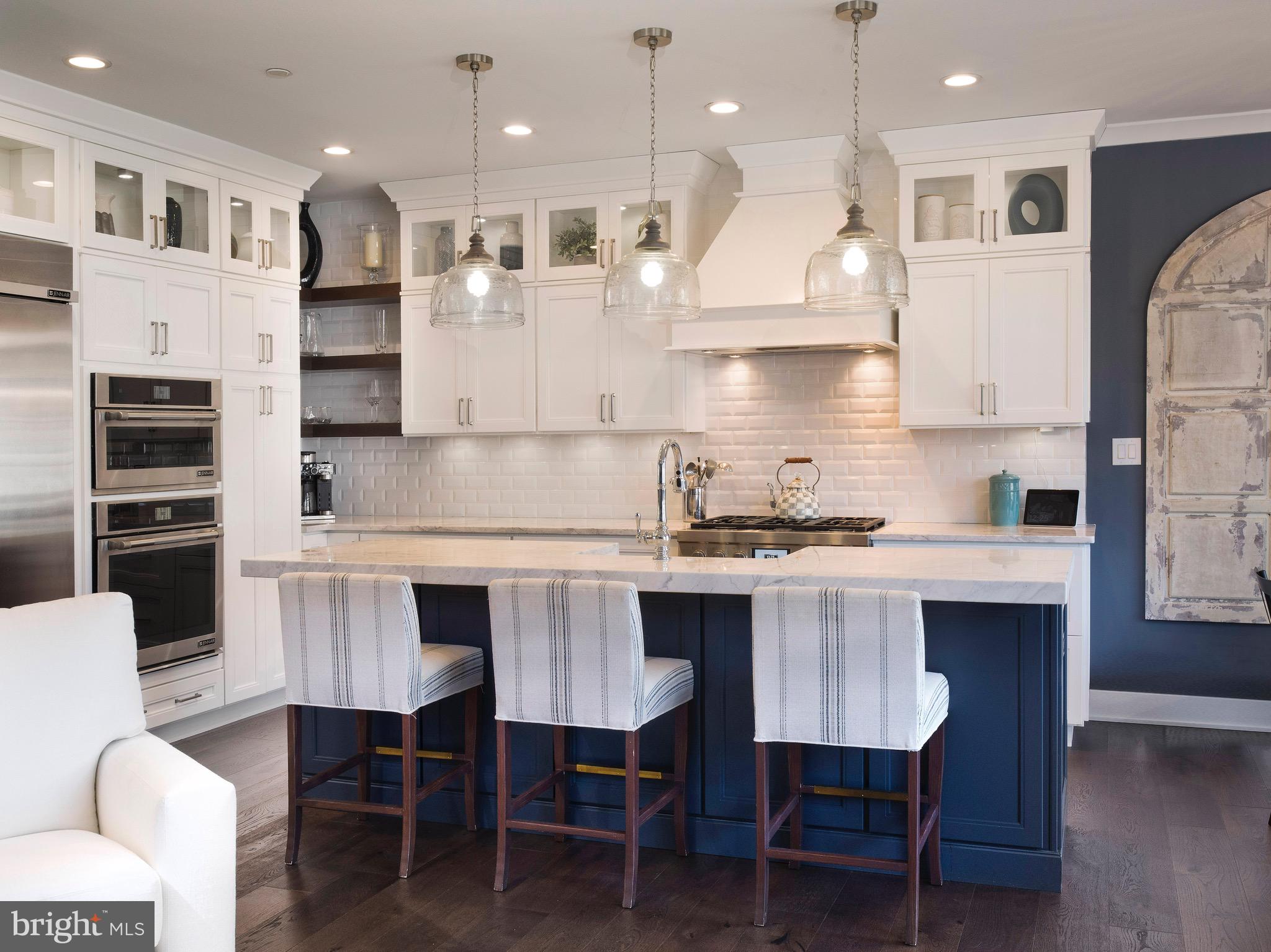 OAKS AT LAFAYETTE HILL - Residential