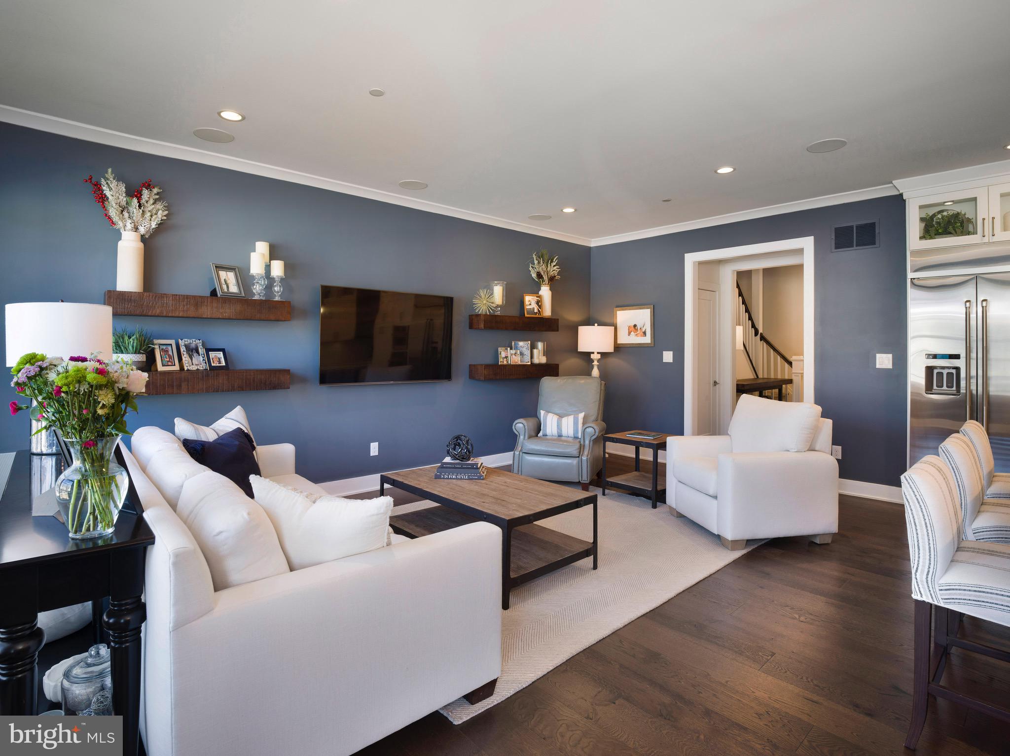 OAKS AT LAFAYETTE HILL - Residential