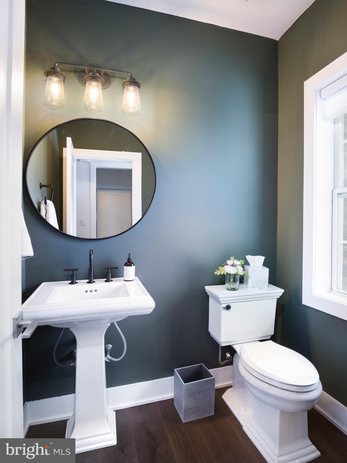 OAKS AT LAFAYETTE HILL - Residential