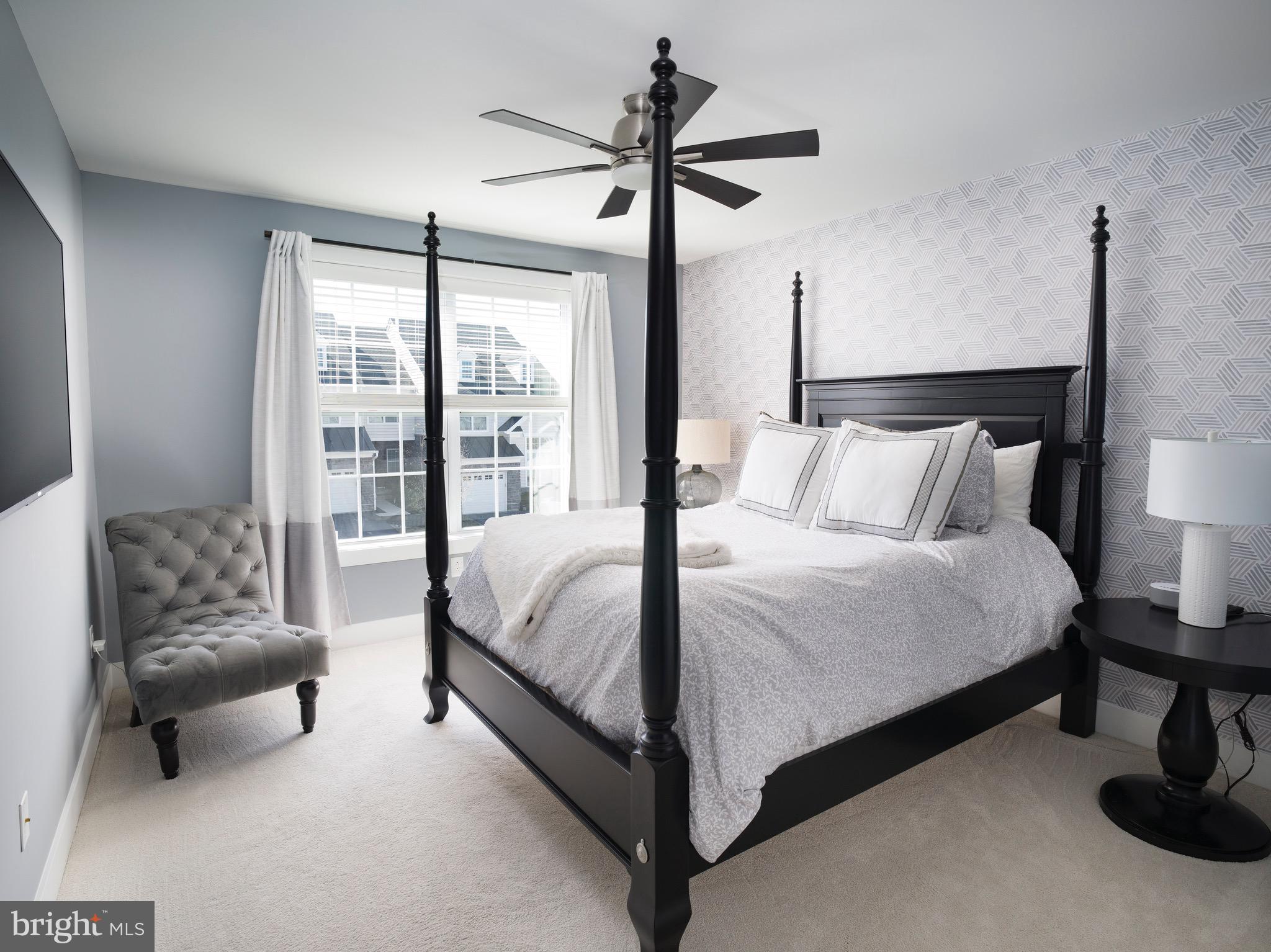 OAKS AT LAFAYETTE HILL - Residential