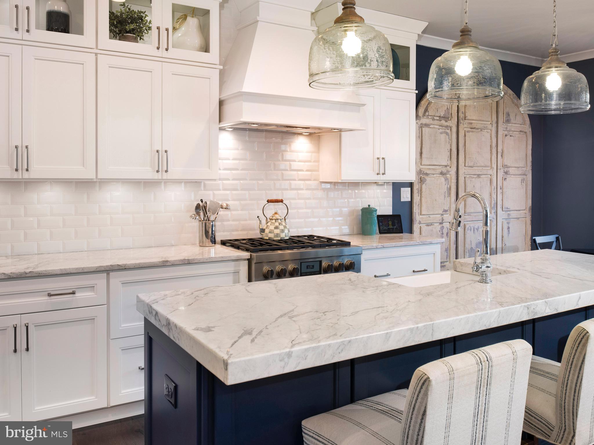 OAKS AT LAFAYETTE HILL - Residential