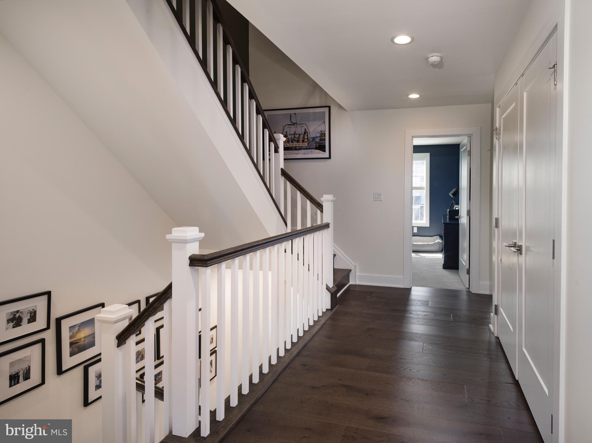 OAKS AT LAFAYETTE HILL - Residential