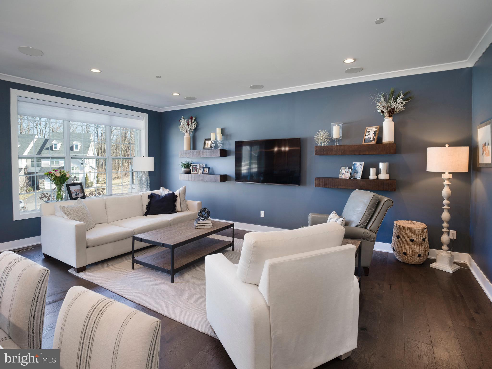 OAKS AT LAFAYETTE HILL - Residential