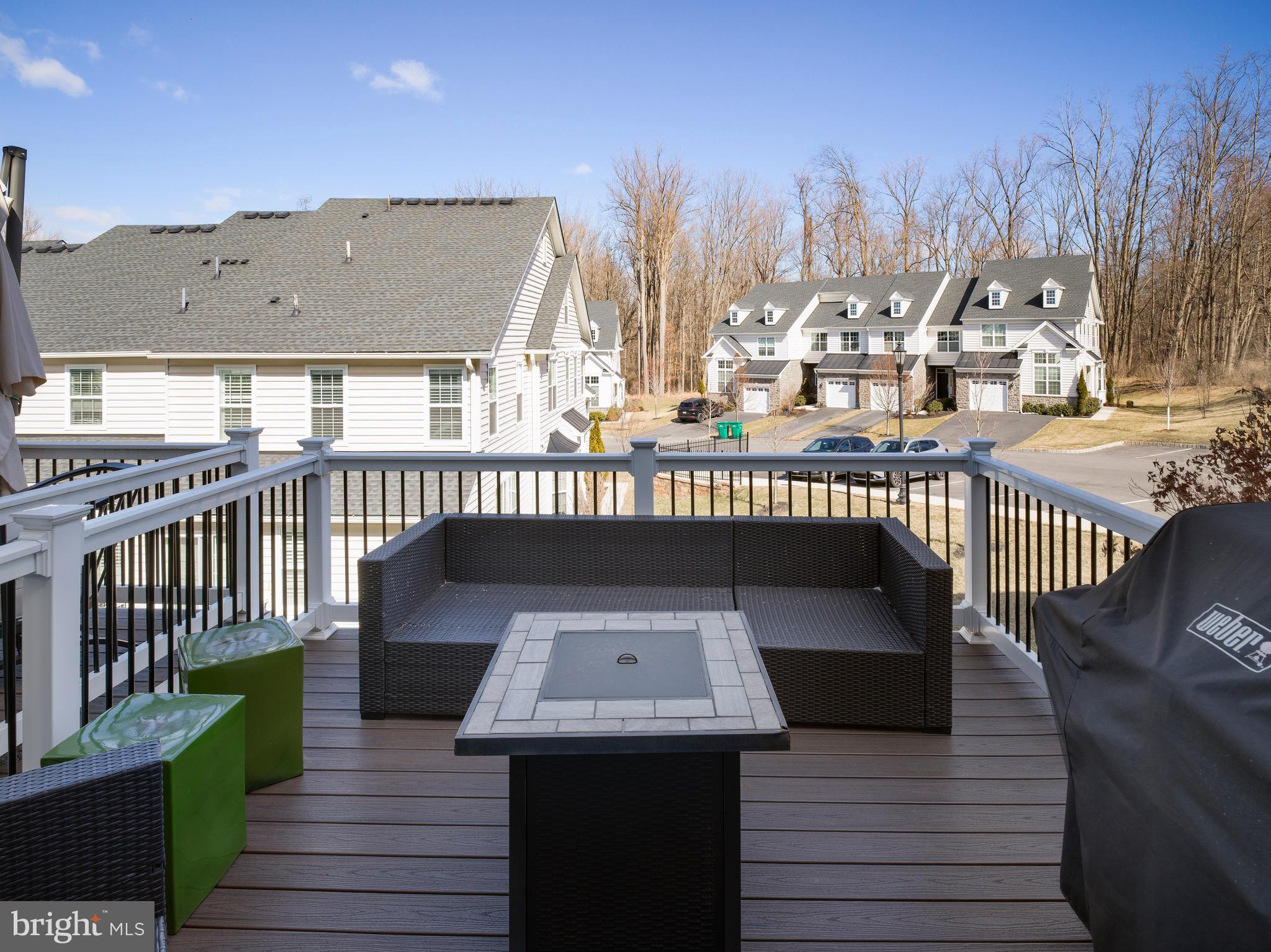 OAKS AT LAFAYETTE HILL - Residential