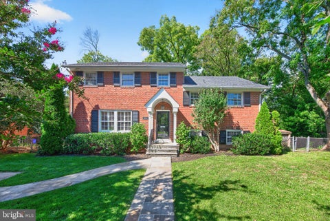 Photo of 9906 Holmhurst Road, BETHESDA, MD 20817 (MLS # MDMC2255968)
