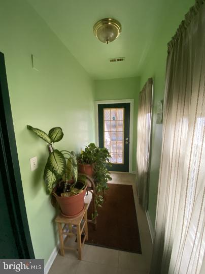 BALTIMORE HIGHLANDS - Residential Lease
