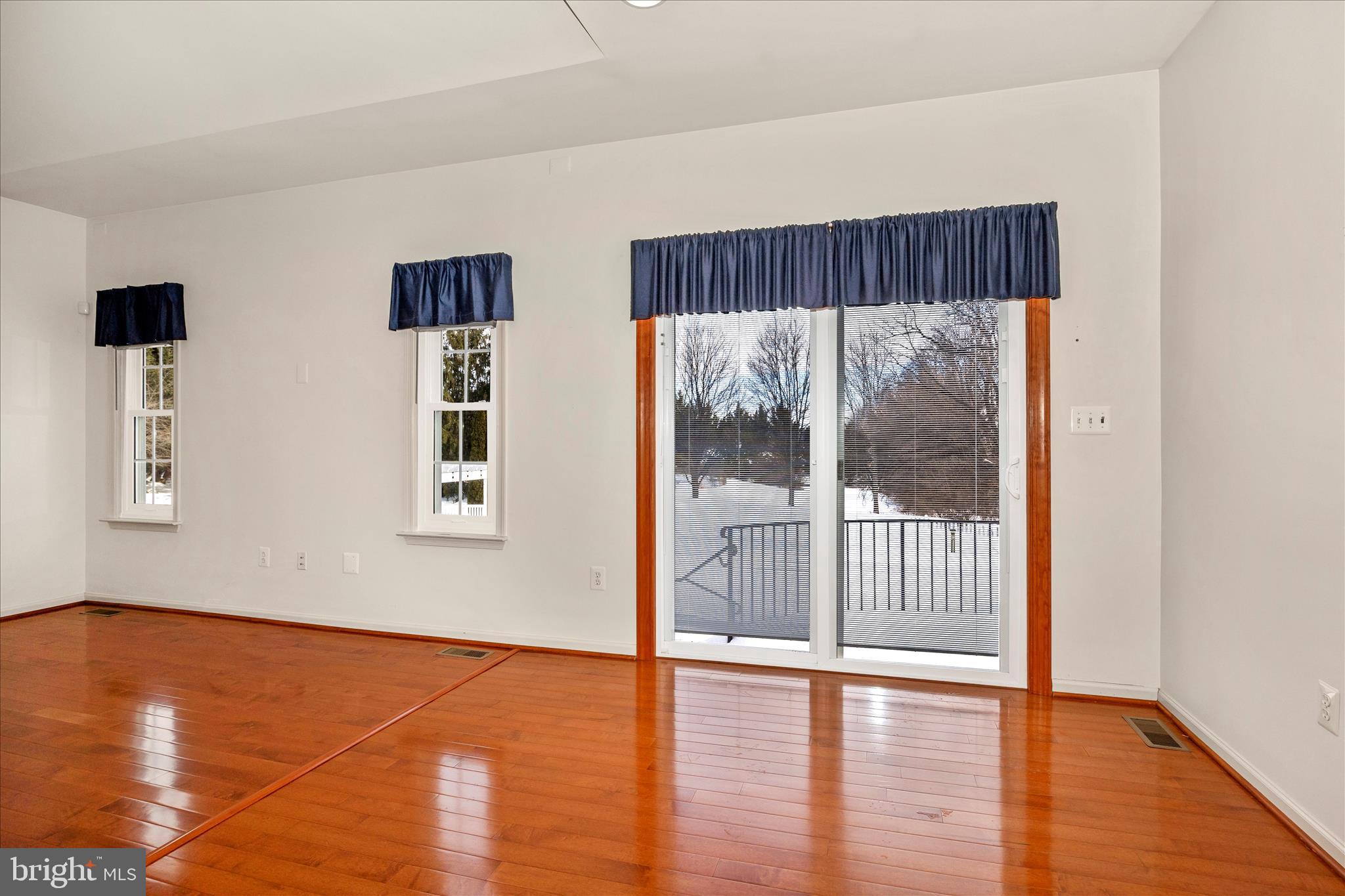 RIVER CREST - Residential