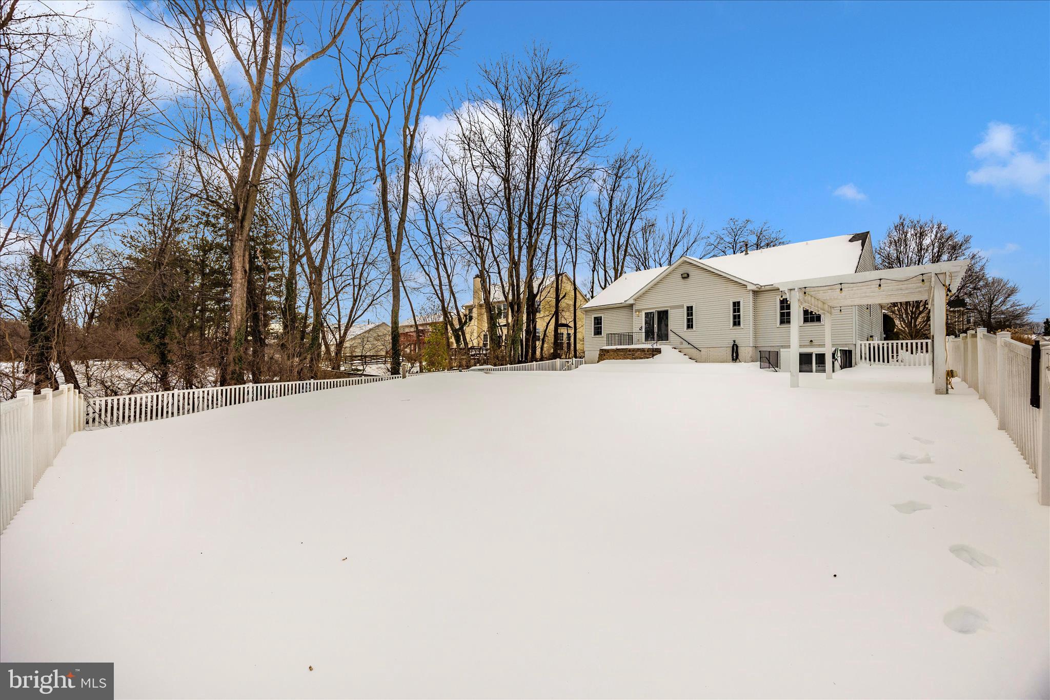 RIVER CREST - Residential