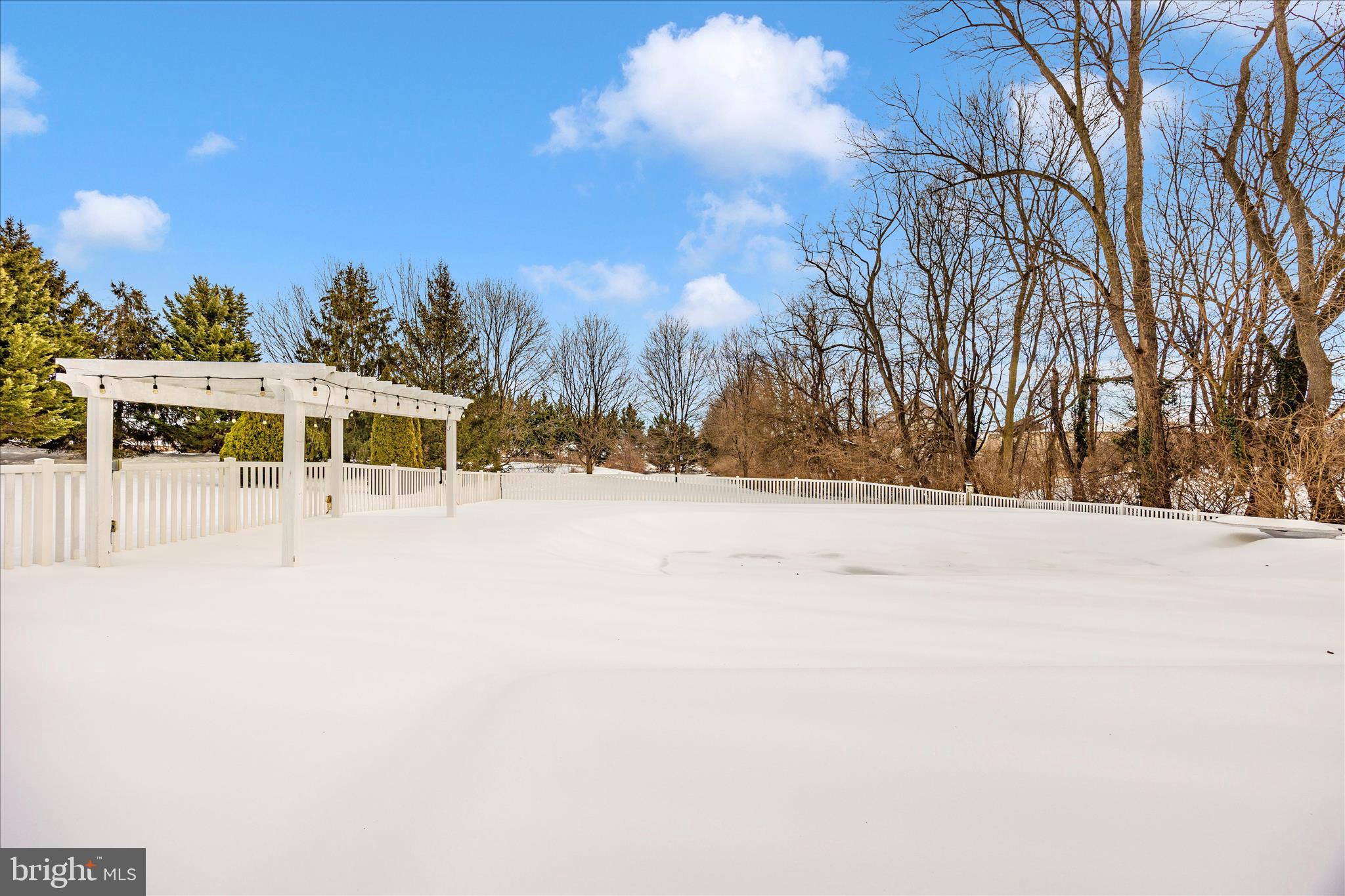 RIVER CREST - Residential