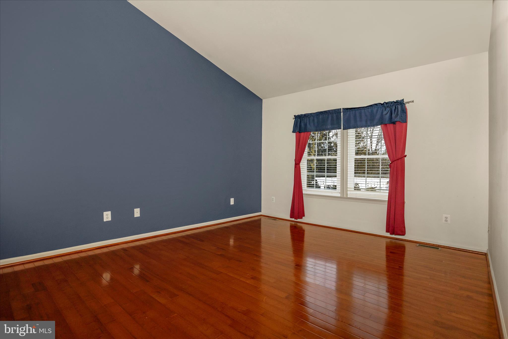 RIVER CREST - Residential