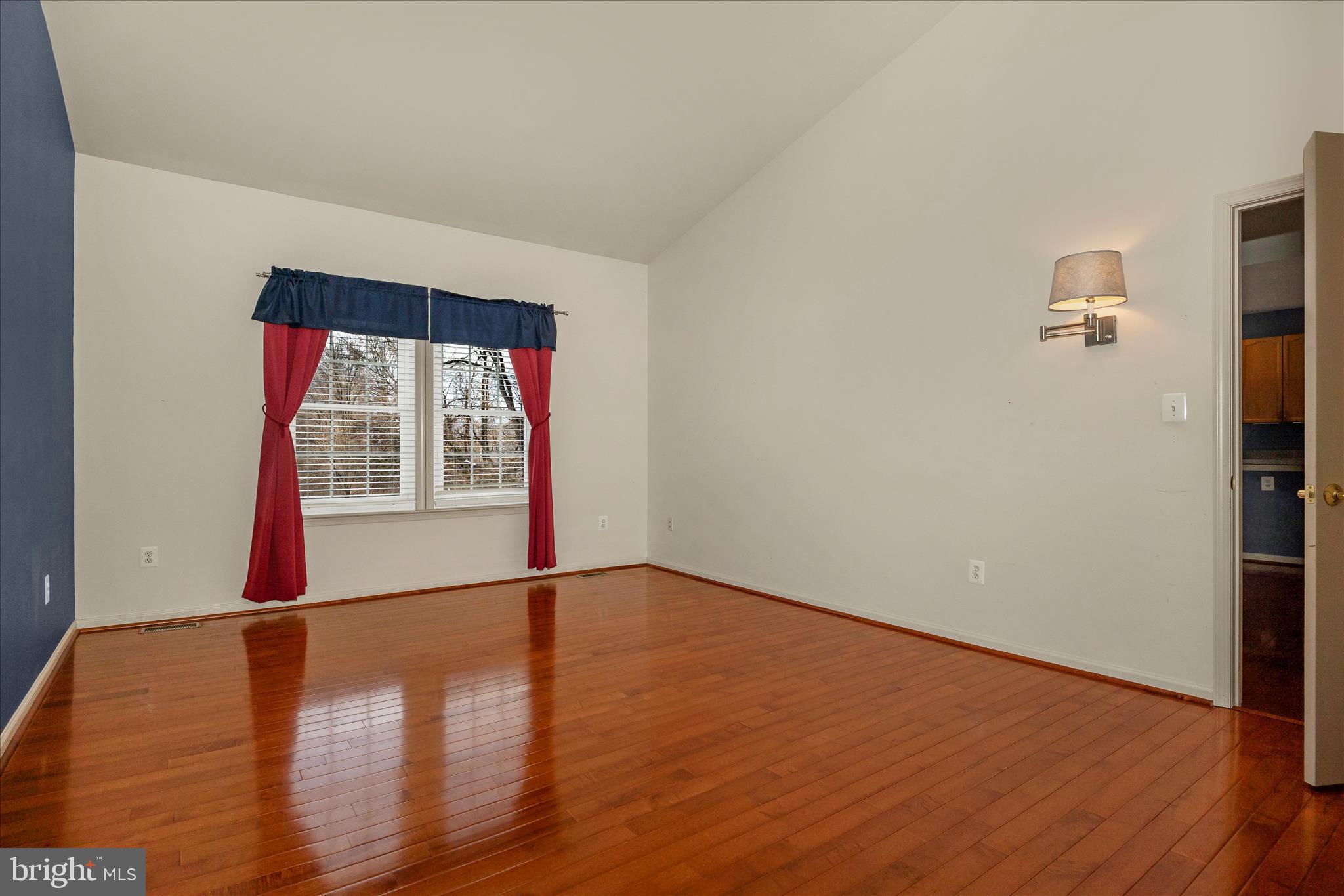 RIVER CREST - Residential