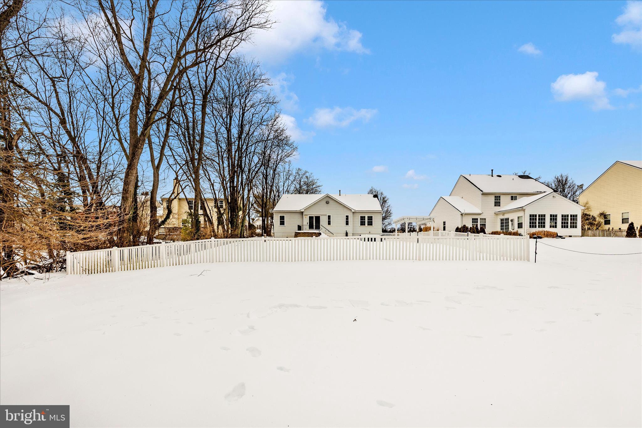 RIVER CREST - Residential