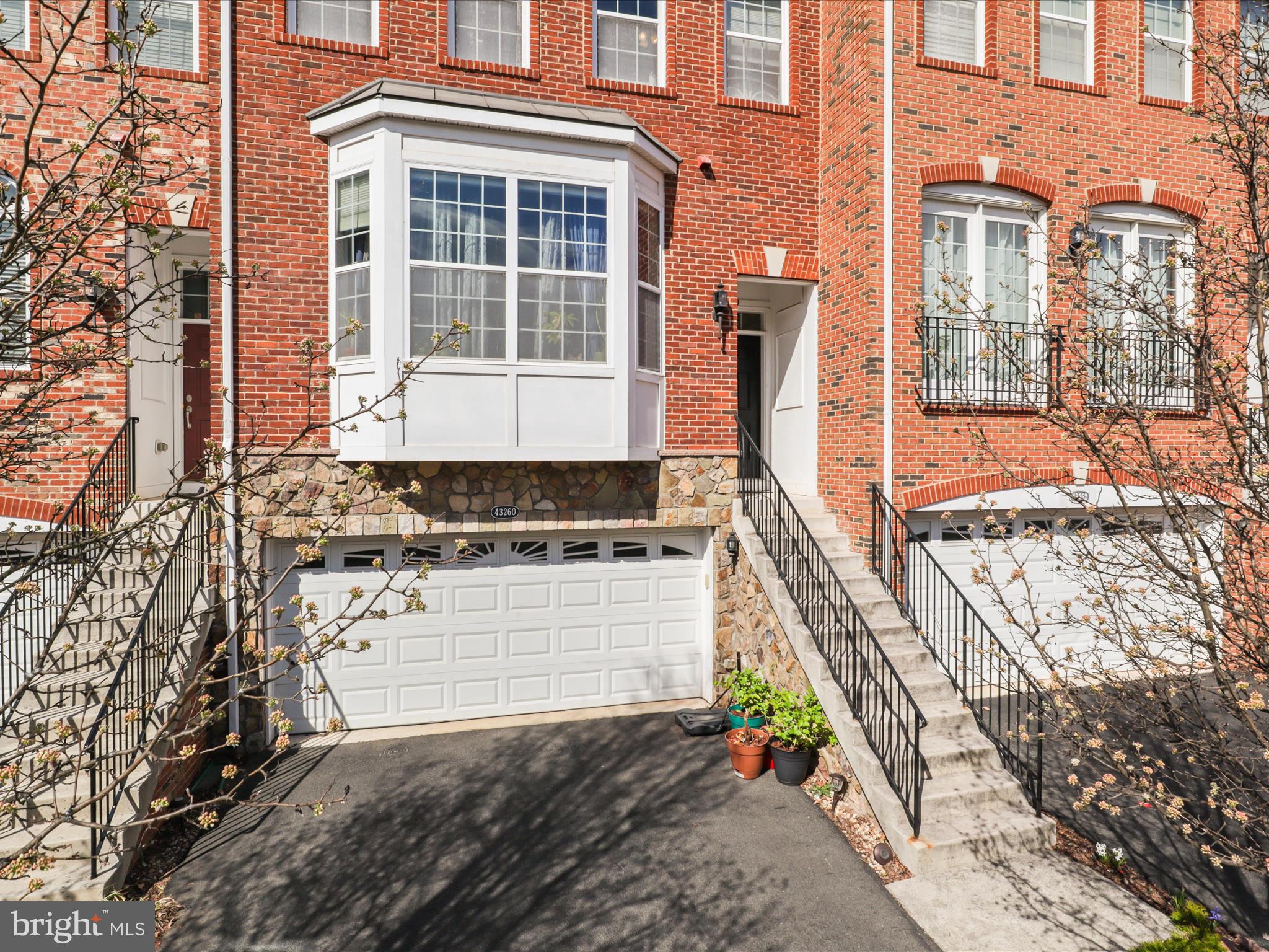 LOUDOUN VALLEY ESTATES 2 - Residential