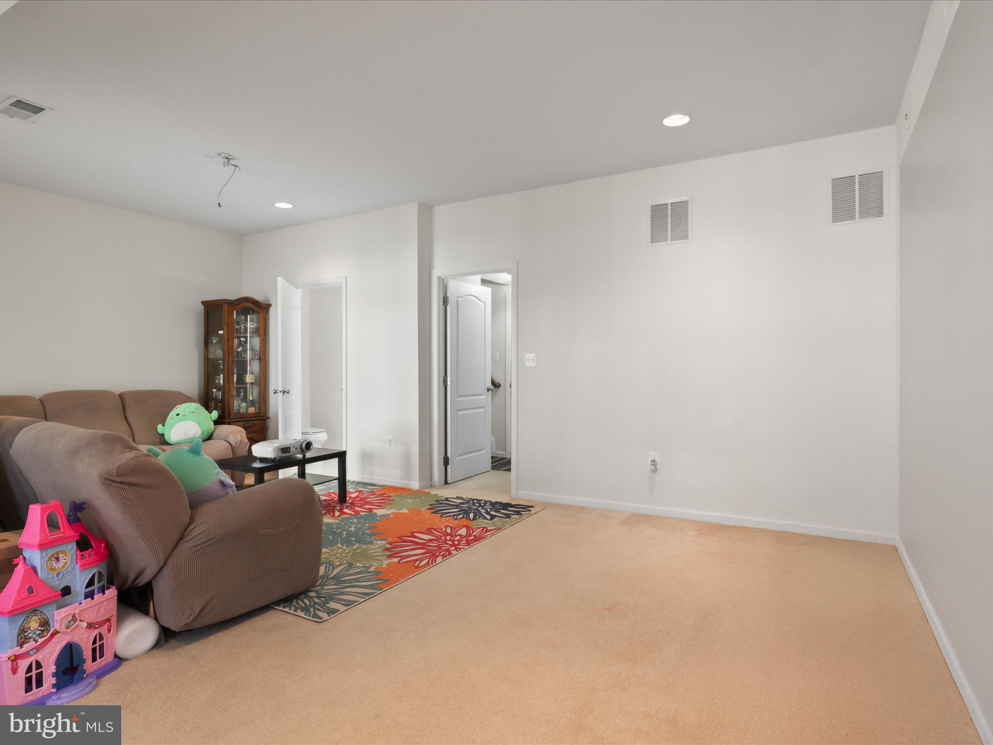 LOUDOUN VALLEY ESTATES 2 - Residential