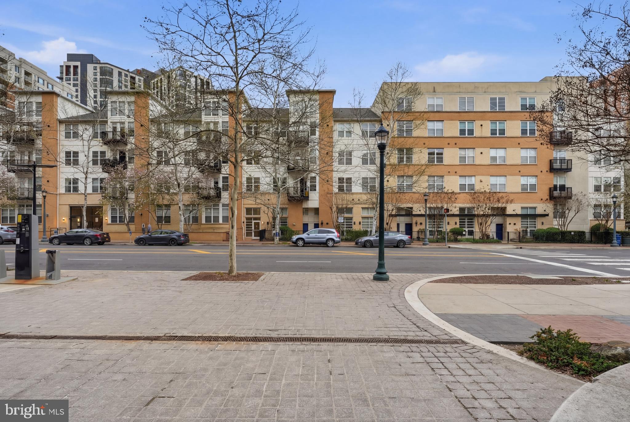 1201 E WEST HIGHWAY 332