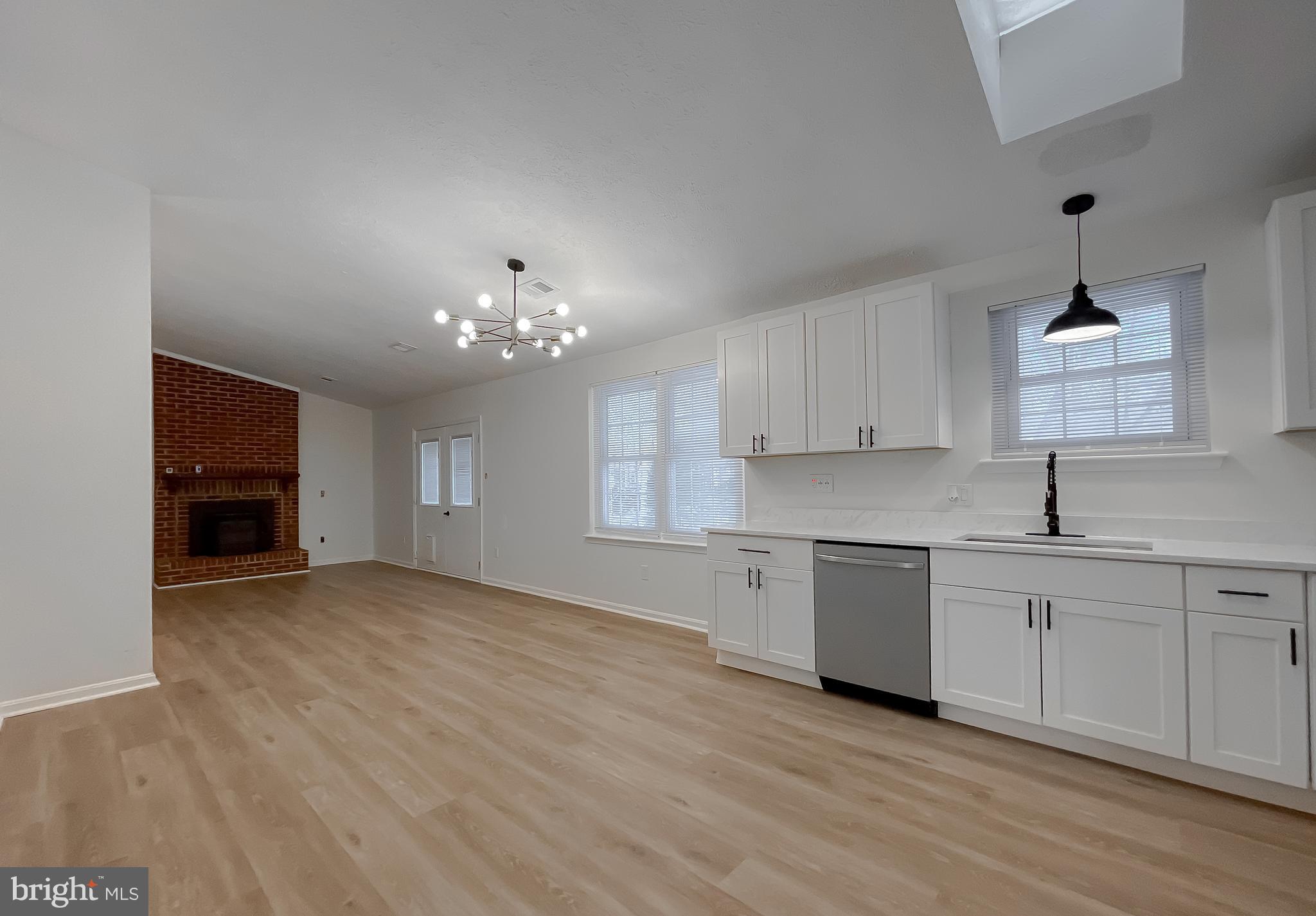 2094 CHAPELSIDE COURT