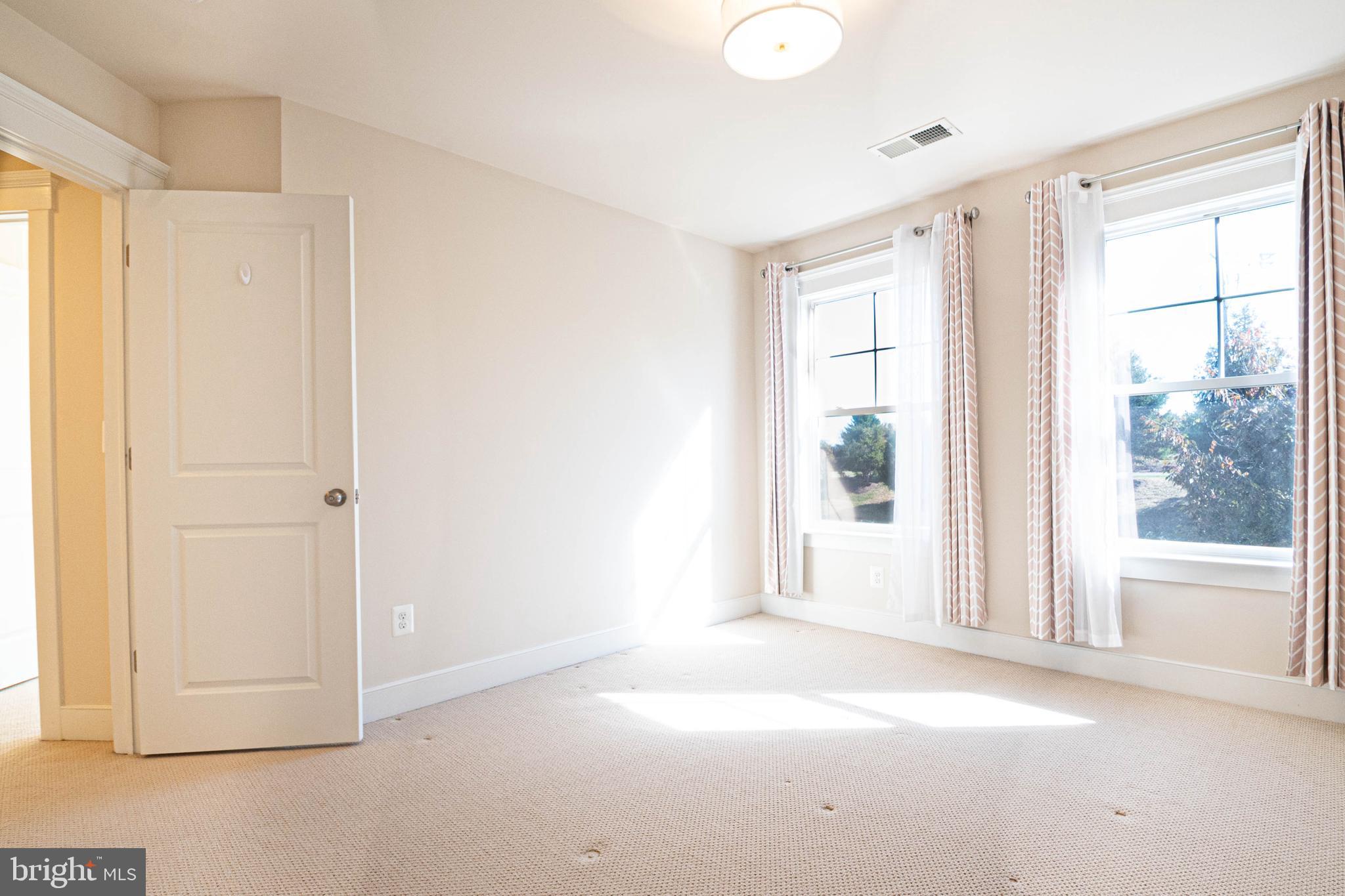 ASHBURN - Residential Lease