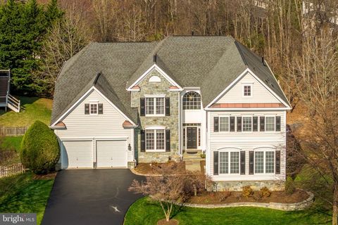 Photo of 21379 Fairhunt Drive, ASHBURN, VA 20148 (MLS # VALO2120032)