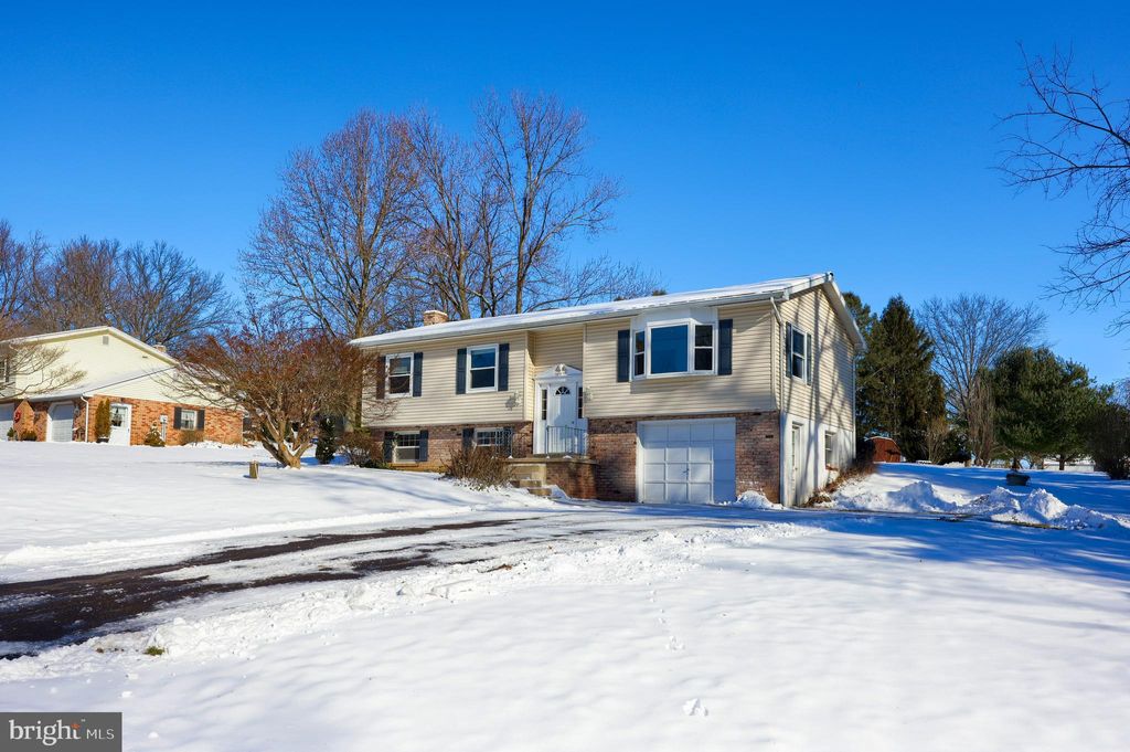 Photo of 5 Oak Lane, Willow Street, PA 17584 (MLS # PALA2044430)