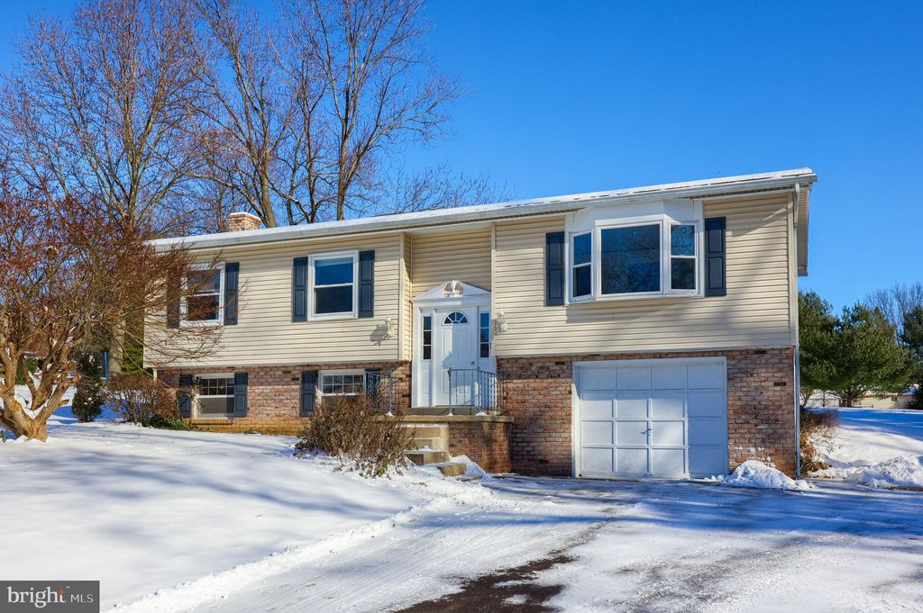 Photo of 5 Oak Lane, Willow Street, PA 17584 (MLS # PALA2044430)