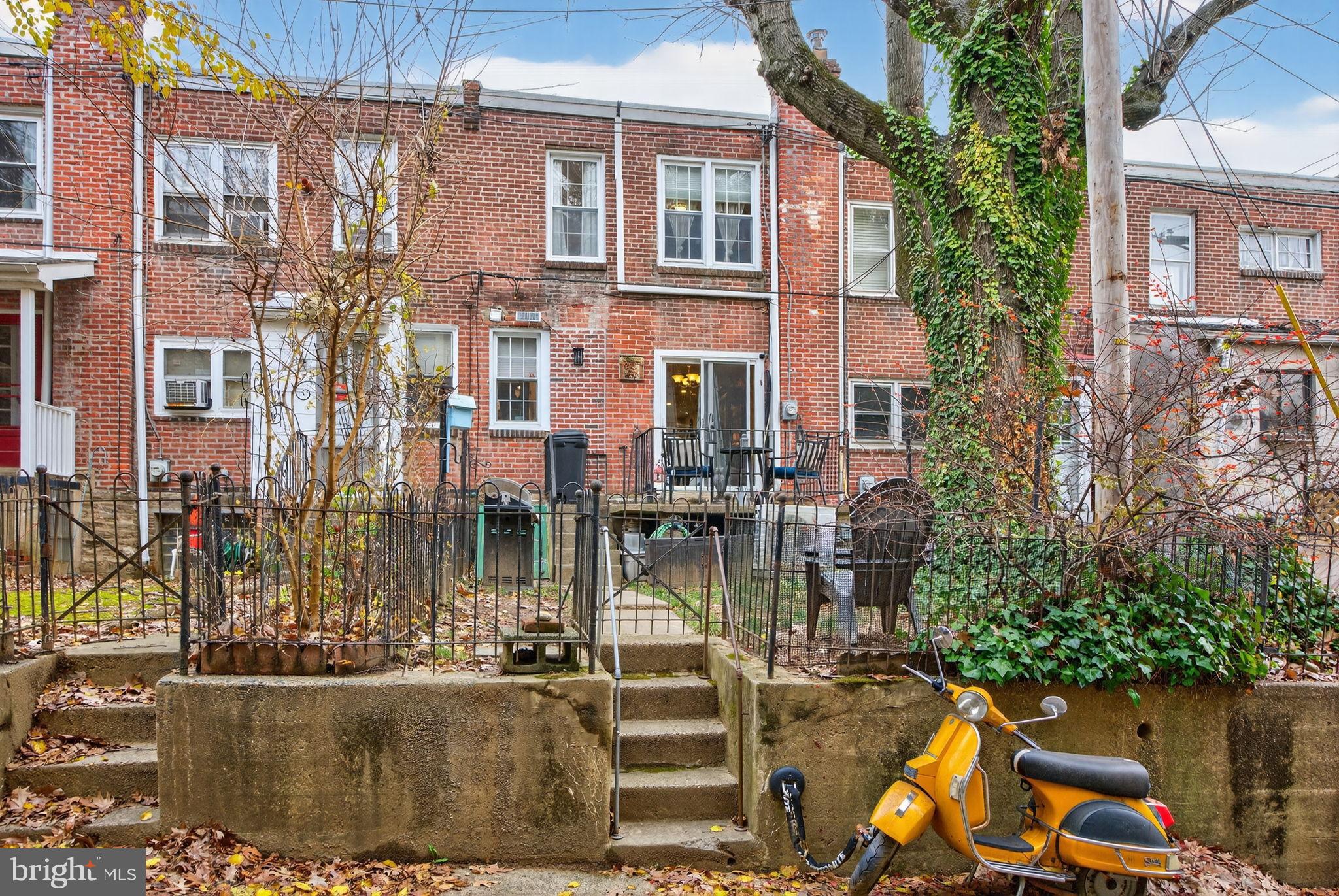 CHESTNUT HILL - Residential