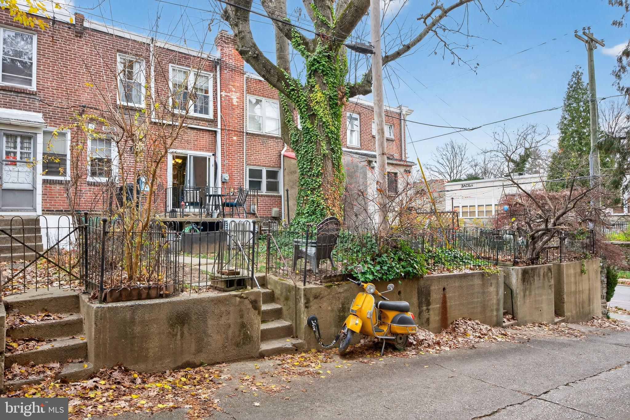 CHESTNUT HILL - Residential