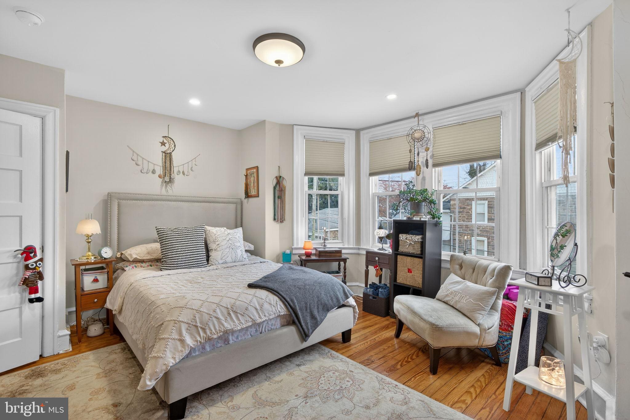 CHESTNUT HILL - Residential