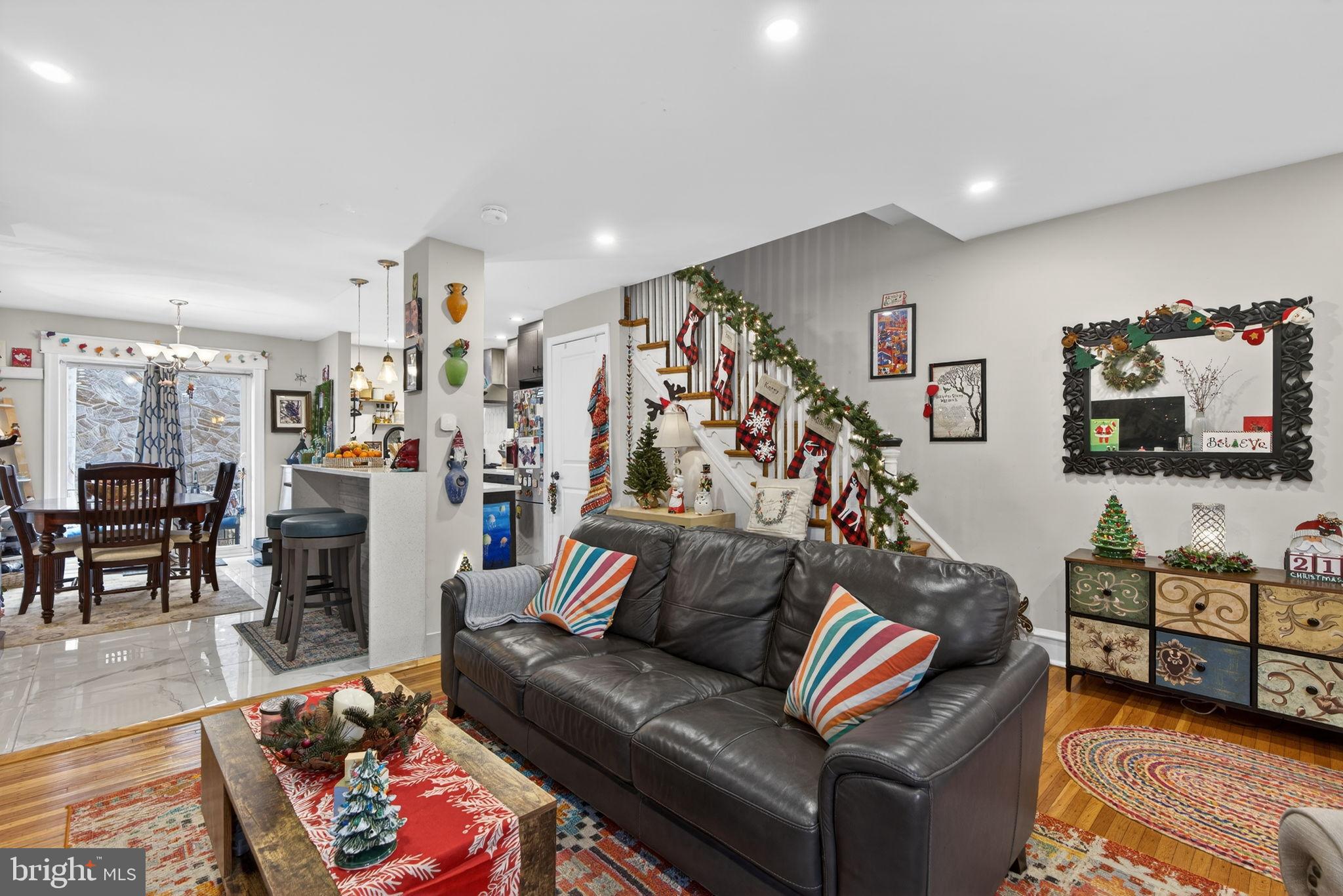 CHESTNUT HILL - Residential