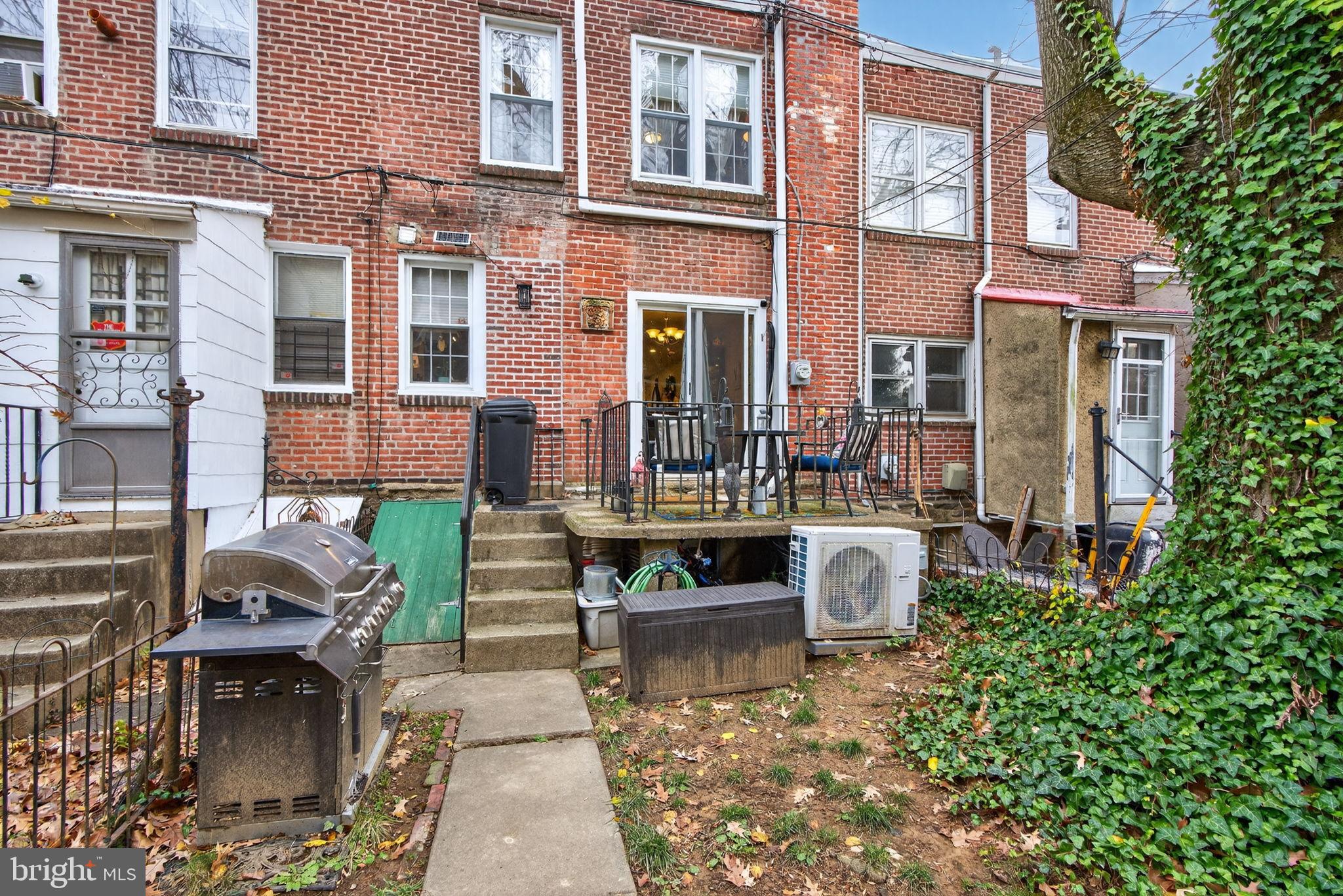 CHESTNUT HILL - Residential