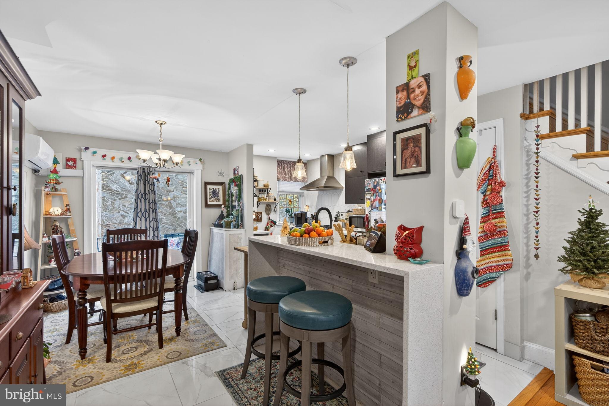 CHESTNUT HILL - Residential