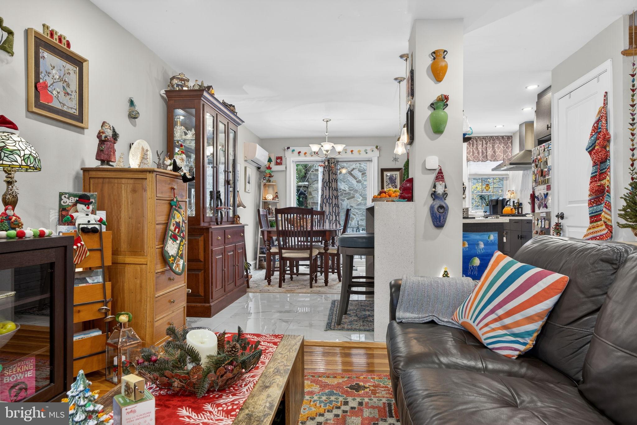 CHESTNUT HILL - Residential