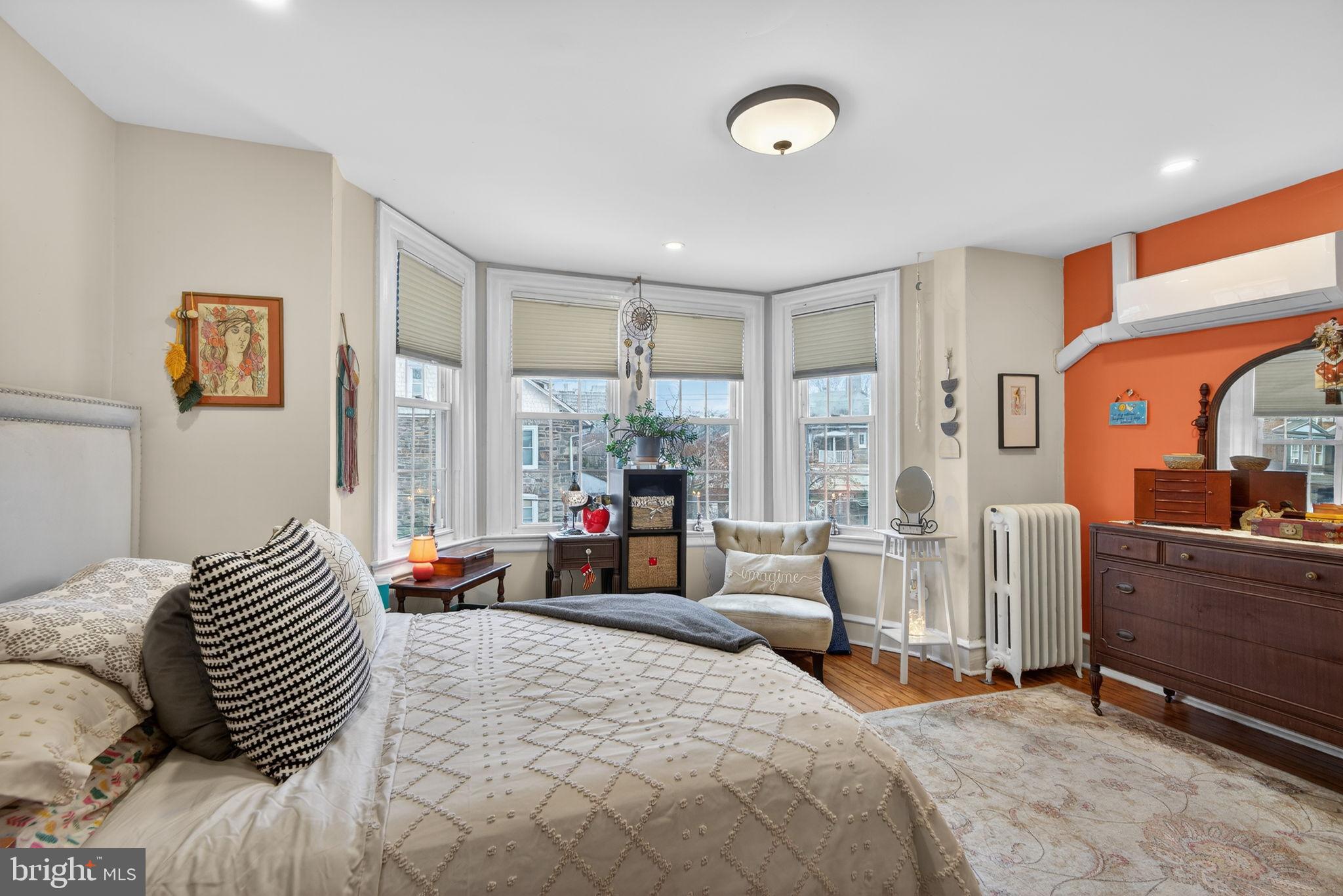 CHESTNUT HILL - Residential