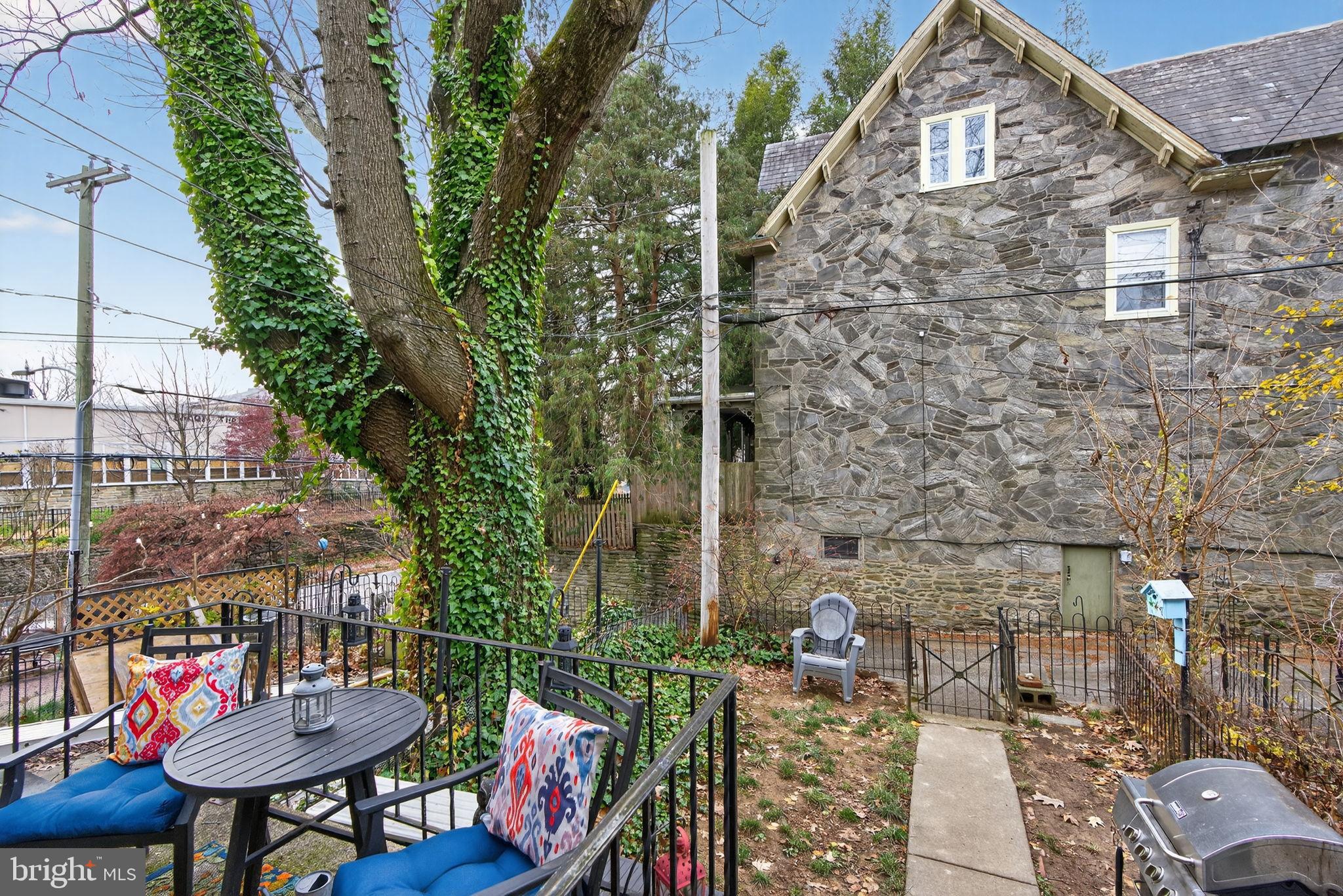 CHESTNUT HILL - Residential