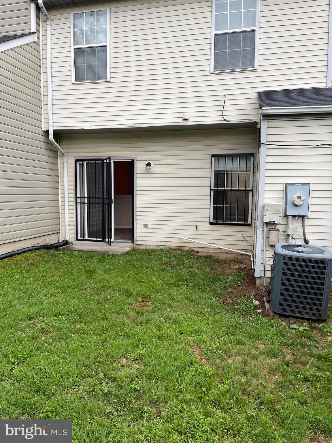 ROSECROFT VILLAGE PLAT O - Residential Lease