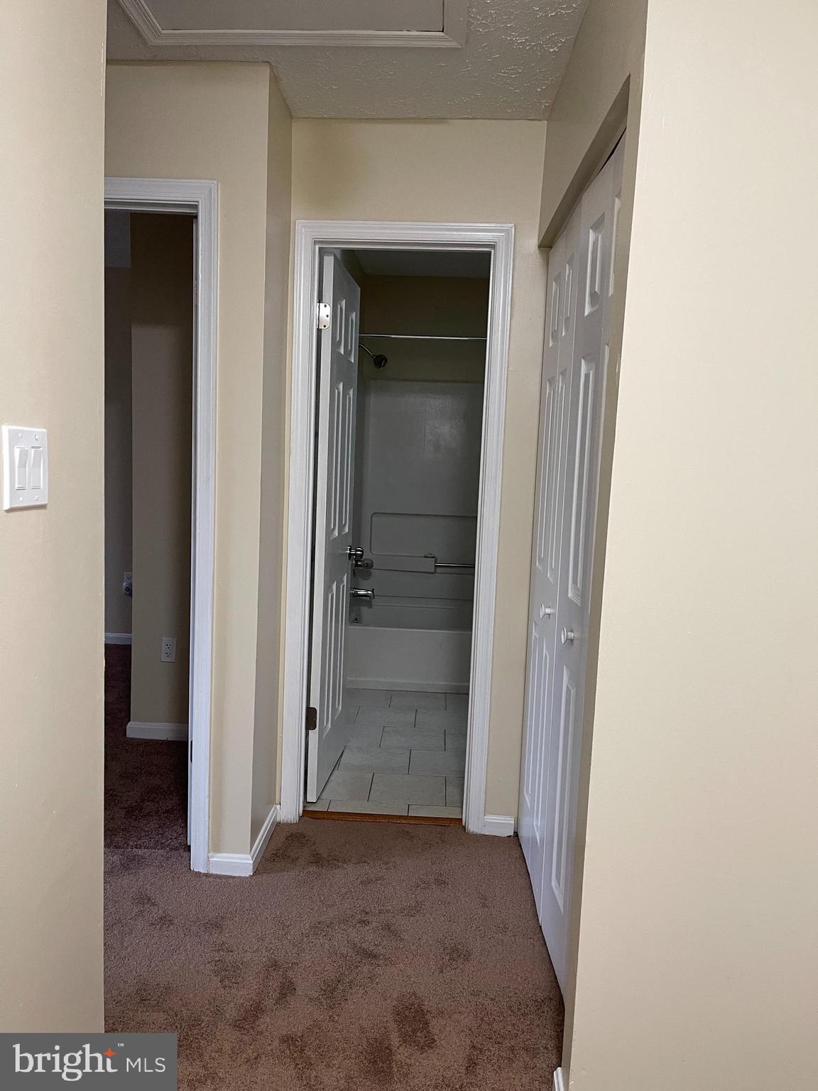 ROSECROFT VILLAGE PLAT O - Residential Lease