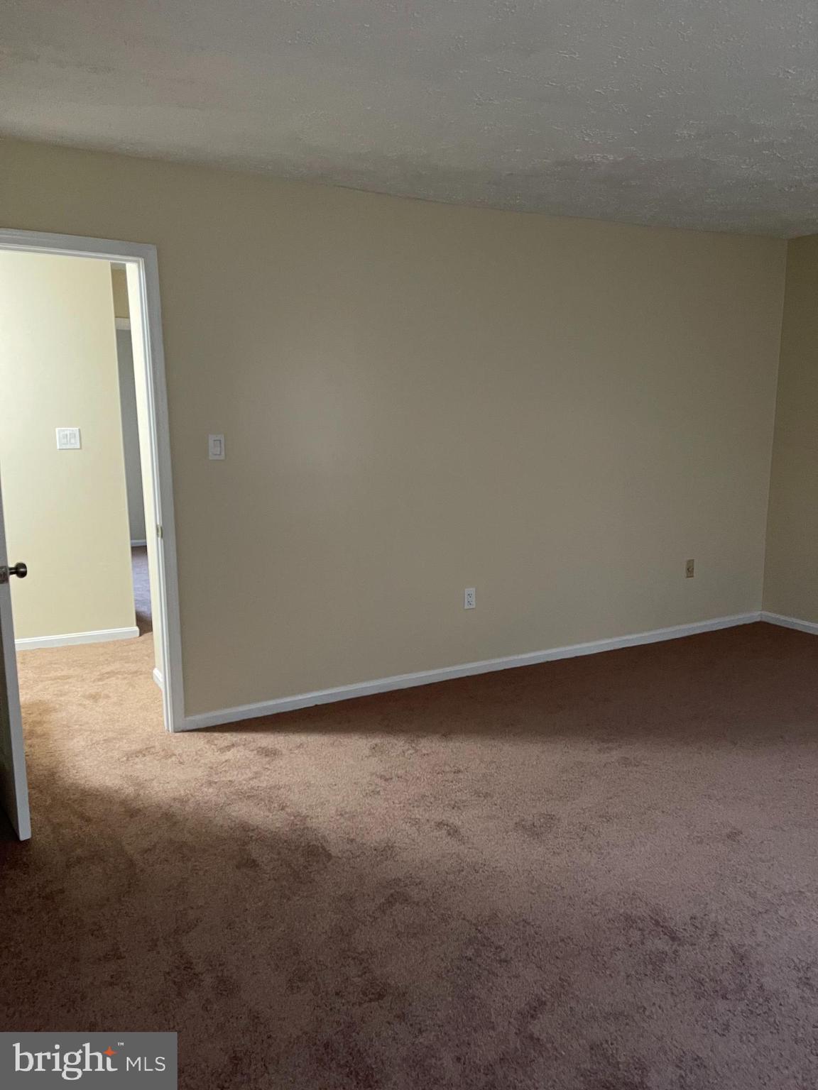 ROSECROFT VILLAGE PLAT O - Residential Lease