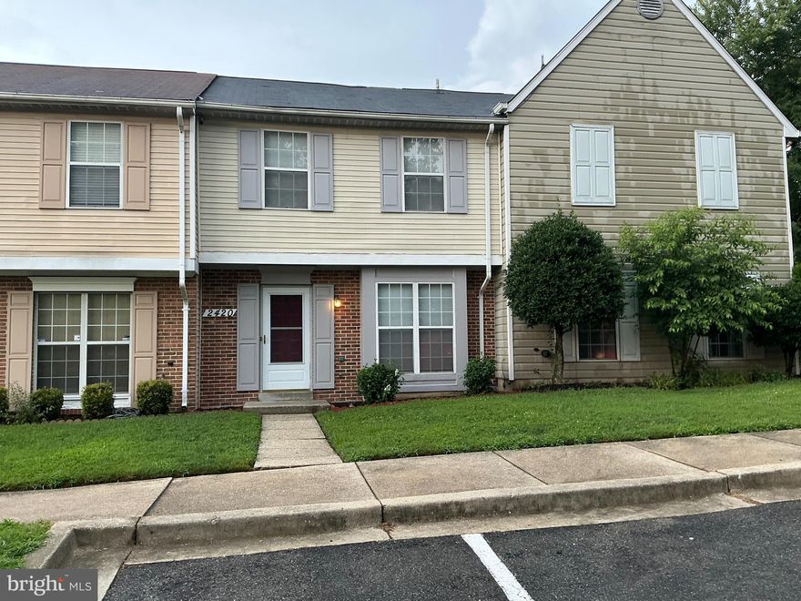 Well maintained 3 BR / 1.5 BA townhouse that is close to transportation, MGM, and loads of shopping options.  No smoking.  No pets.  Qualifying income is $79,200.  Please let me know if you have any questions.