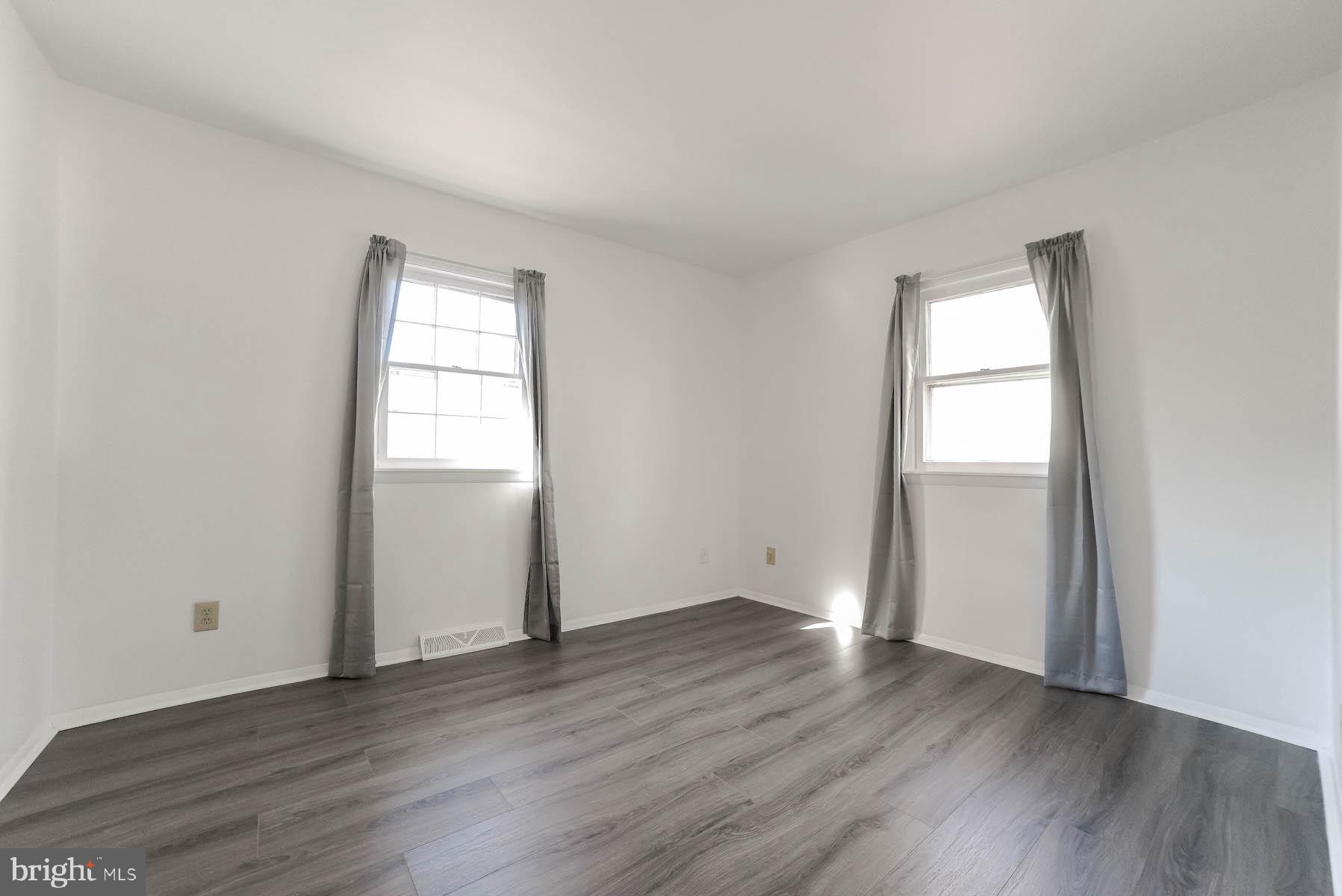 MAPLE RUN - Residential