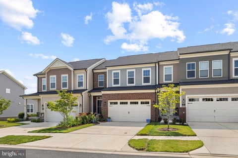 Townhouse For Sale - 243 Smokebush Drive<br/> STAFFORD, VA 22554