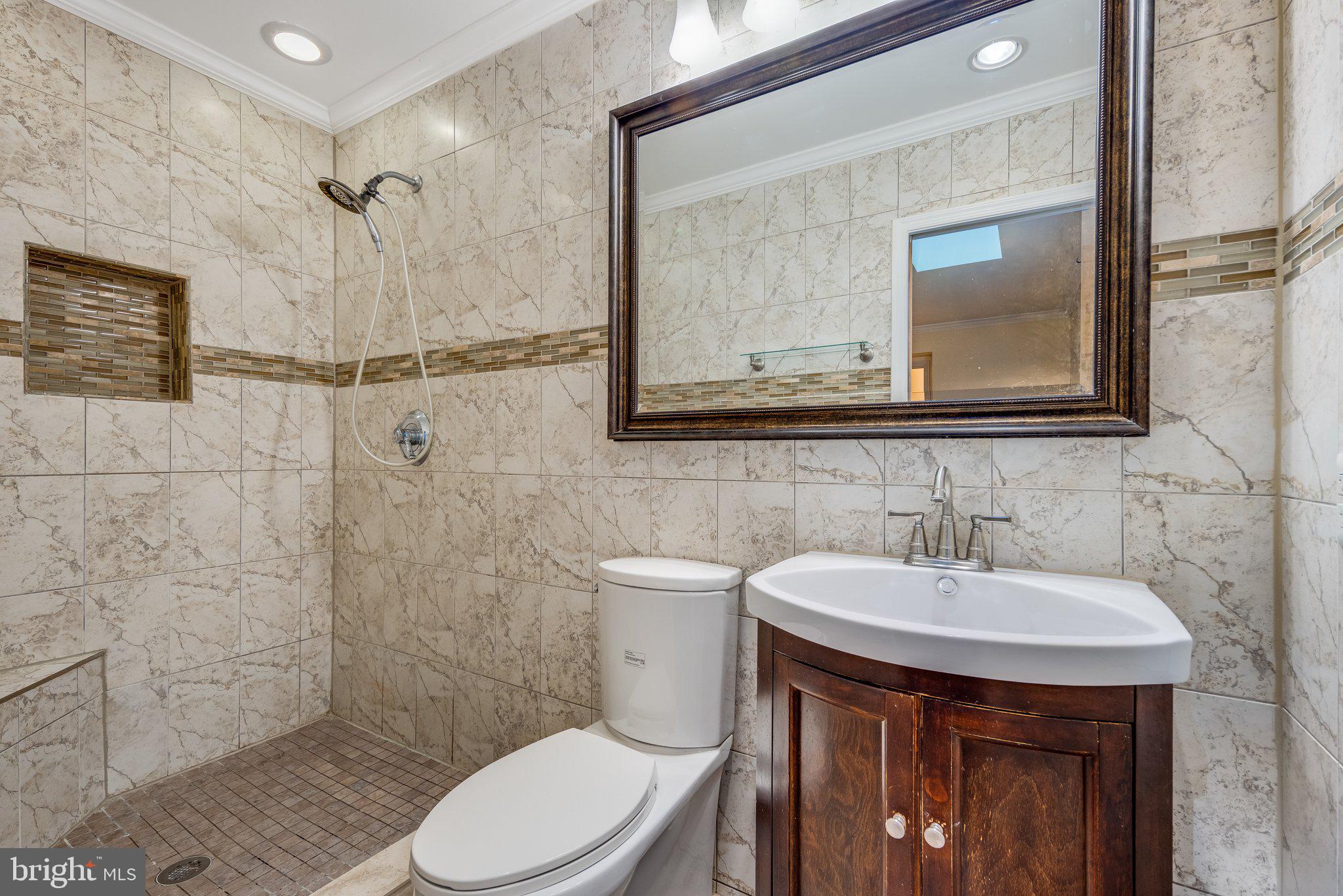 HILLCREST ESTATES - Residential Lease