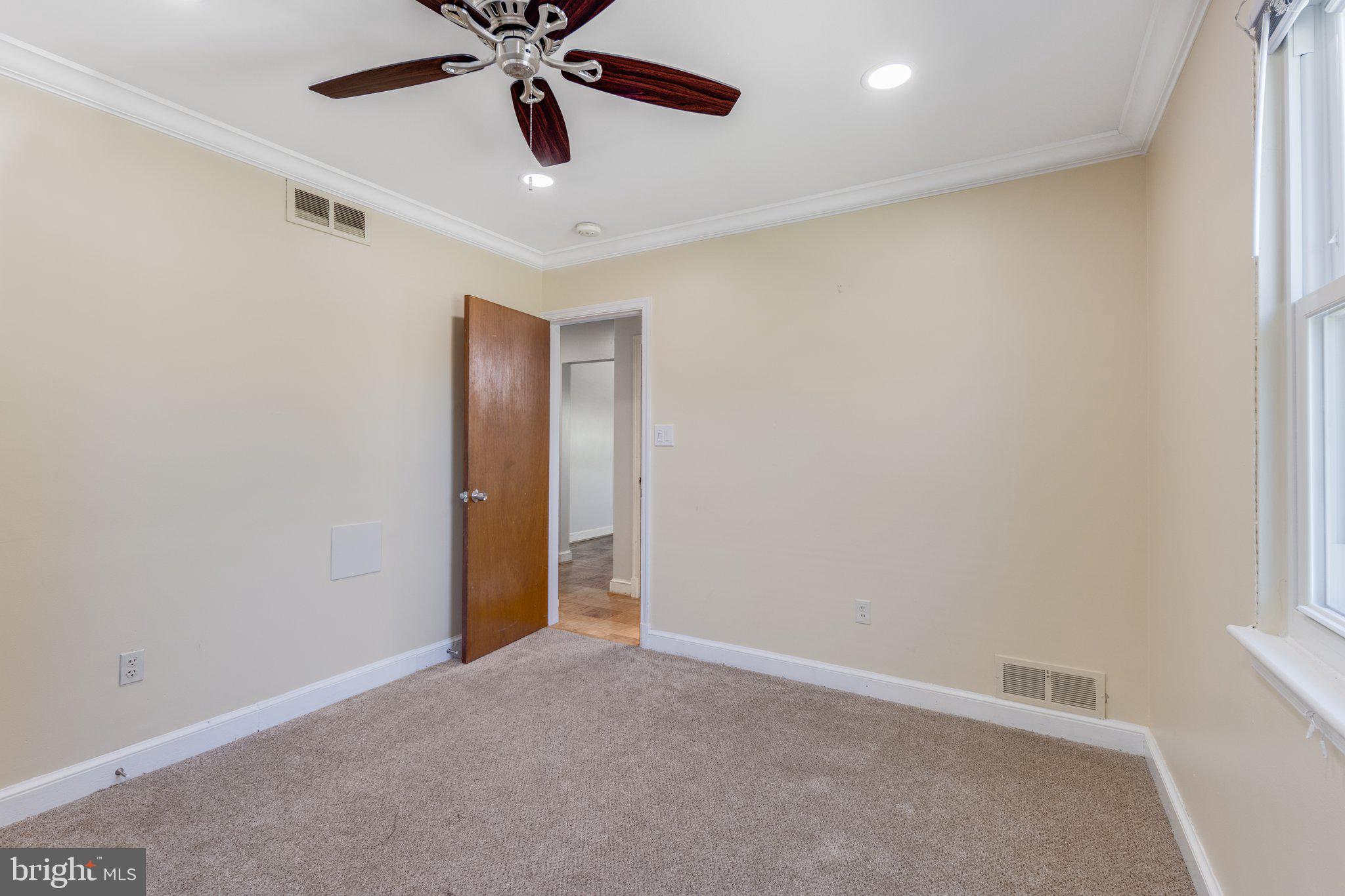 HILLCREST ESTATES - Residential Lease