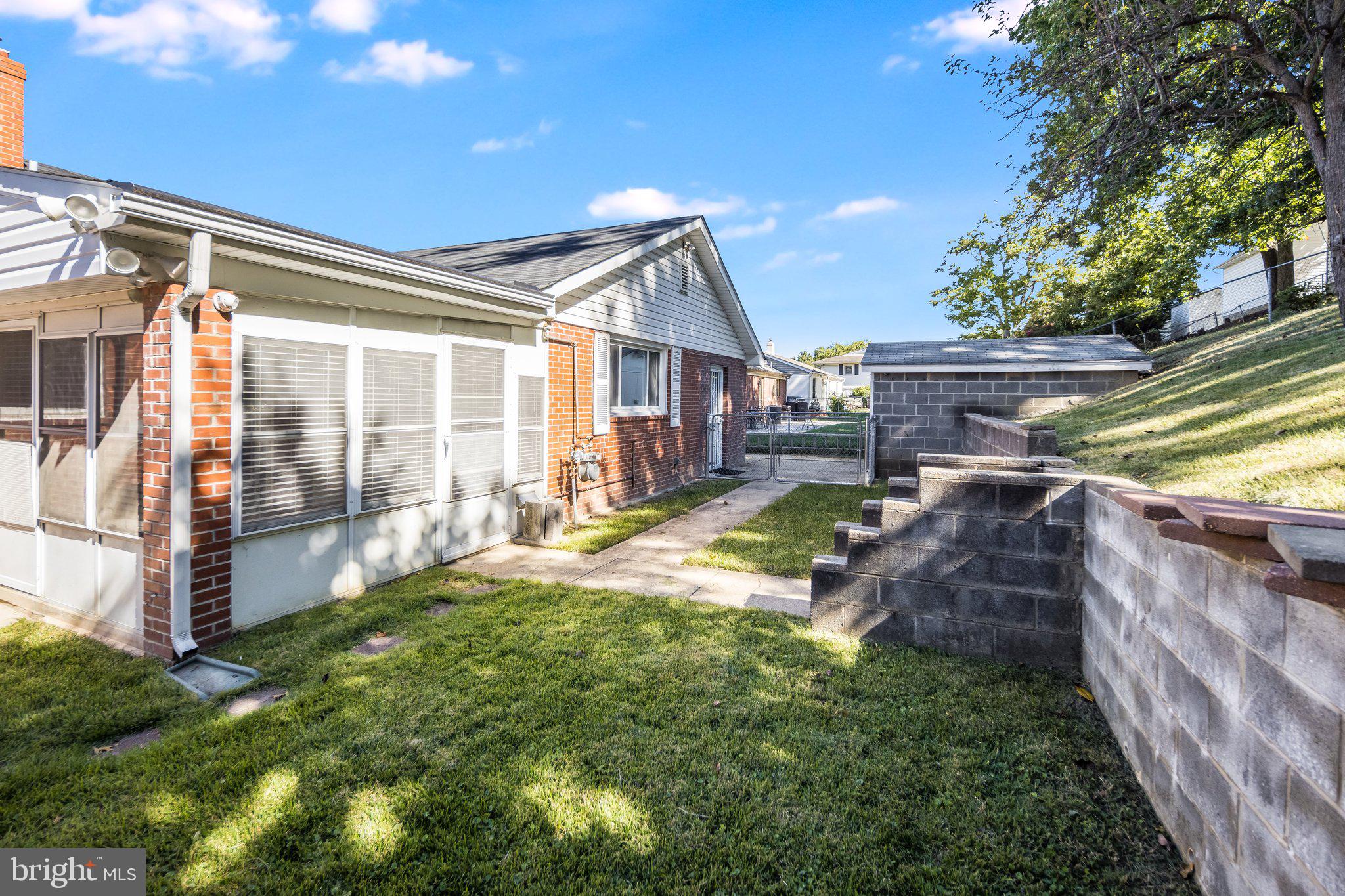 HILLCREST ESTATES - Residential Lease