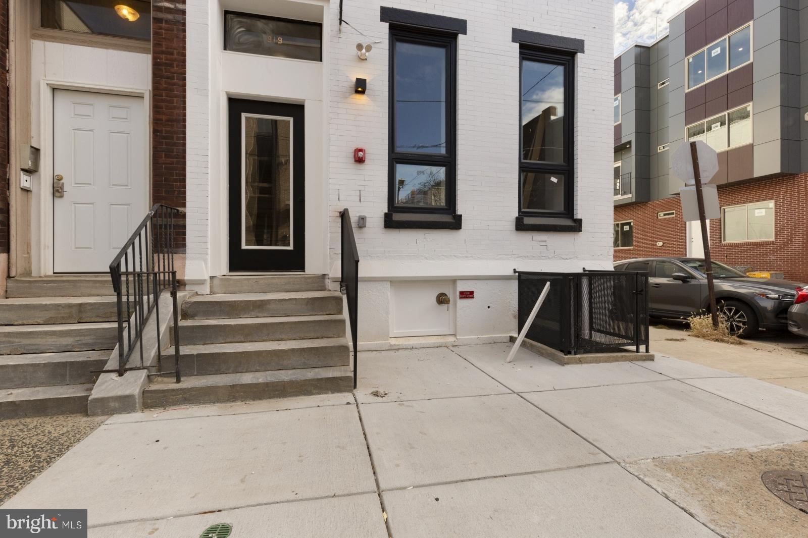 FRANCISVILLE - Residential Lease