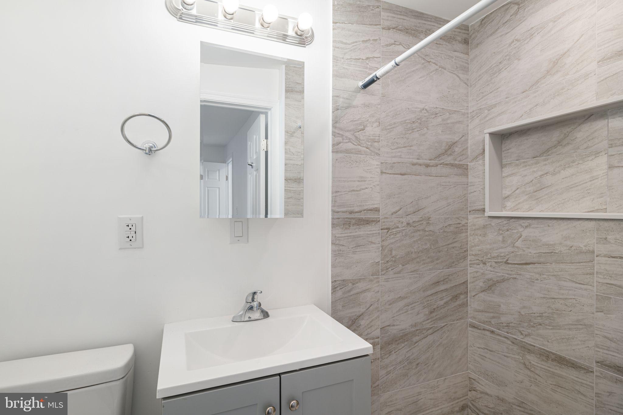 HAWTHORNE - Residential Lease