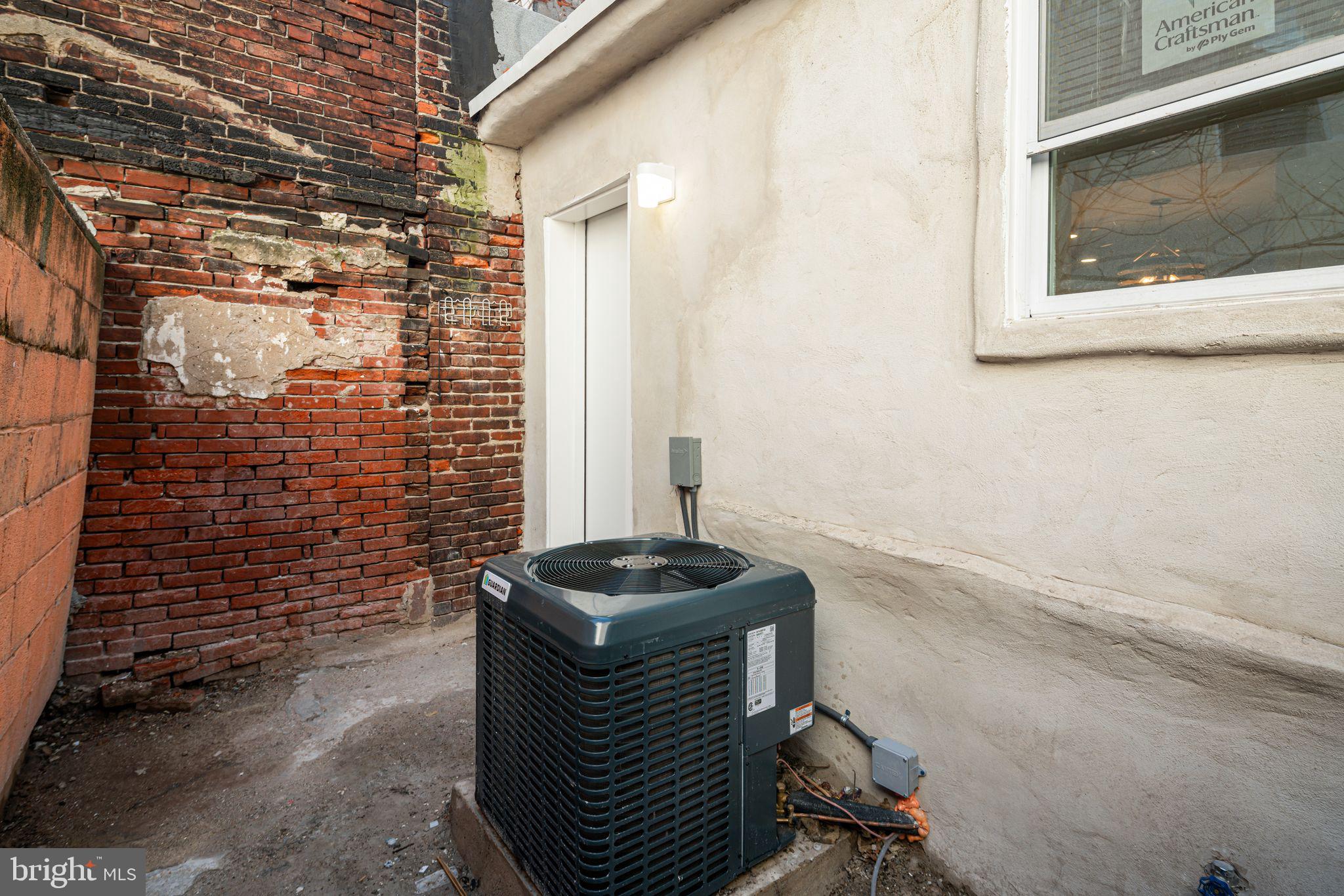 HAWTHORNE - Residential Lease