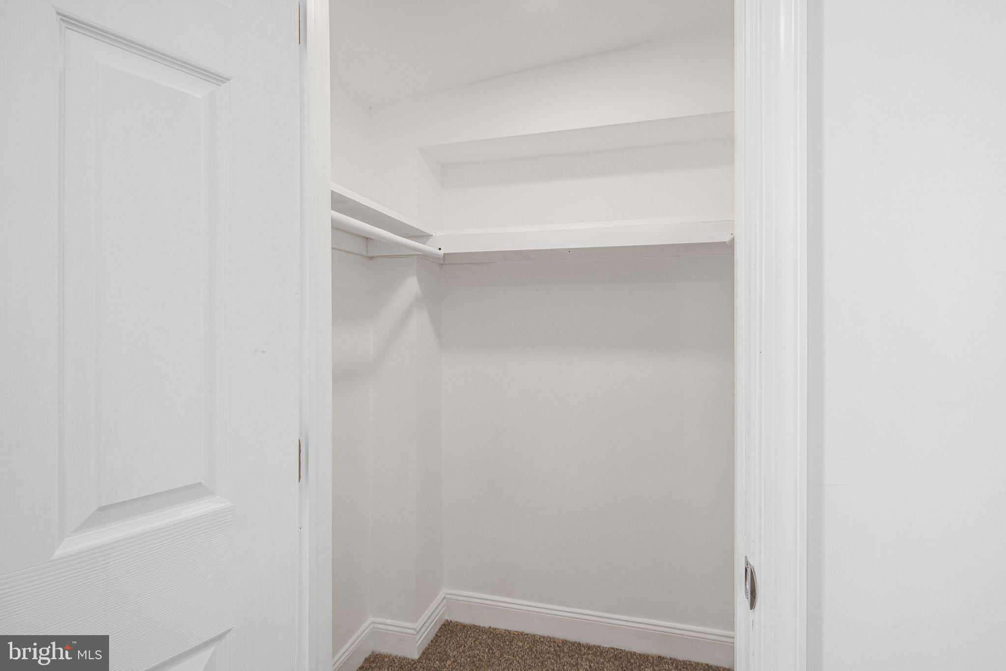 HAWTHORNE - Residential Lease