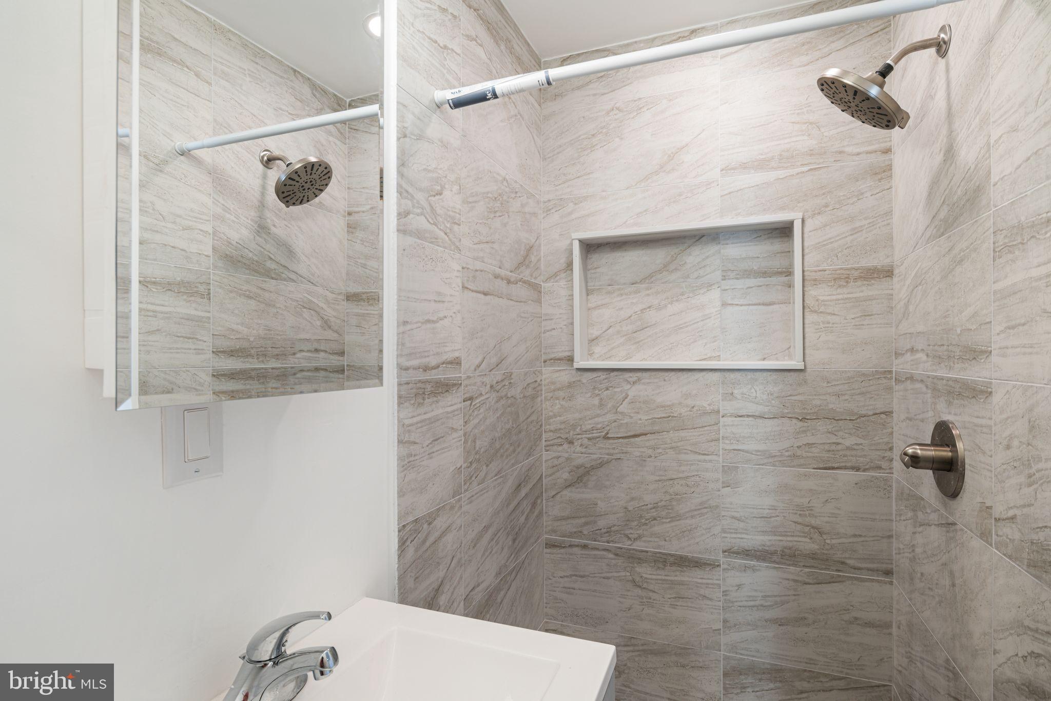 HAWTHORNE - Residential Lease