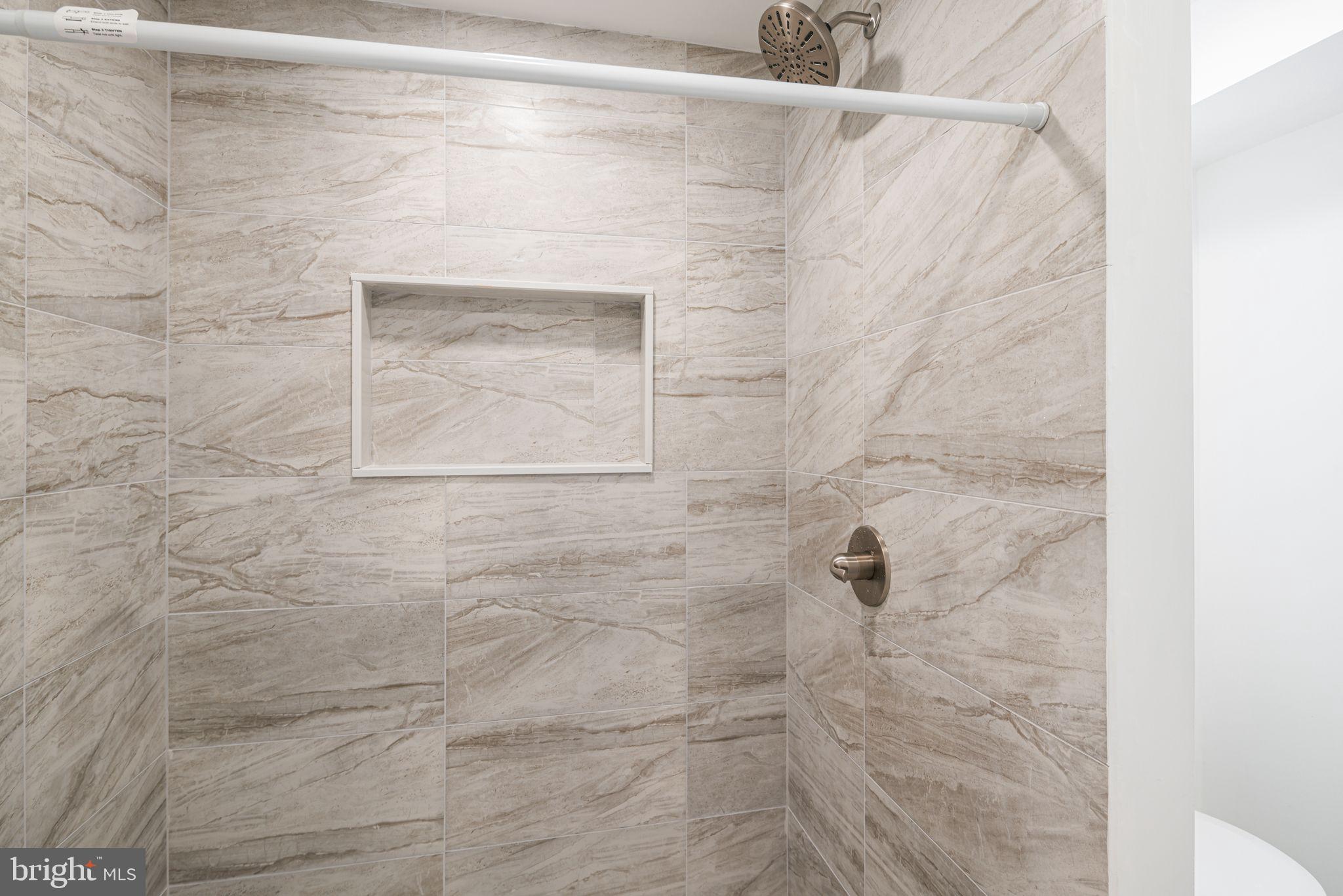 HAWTHORNE - Residential Lease