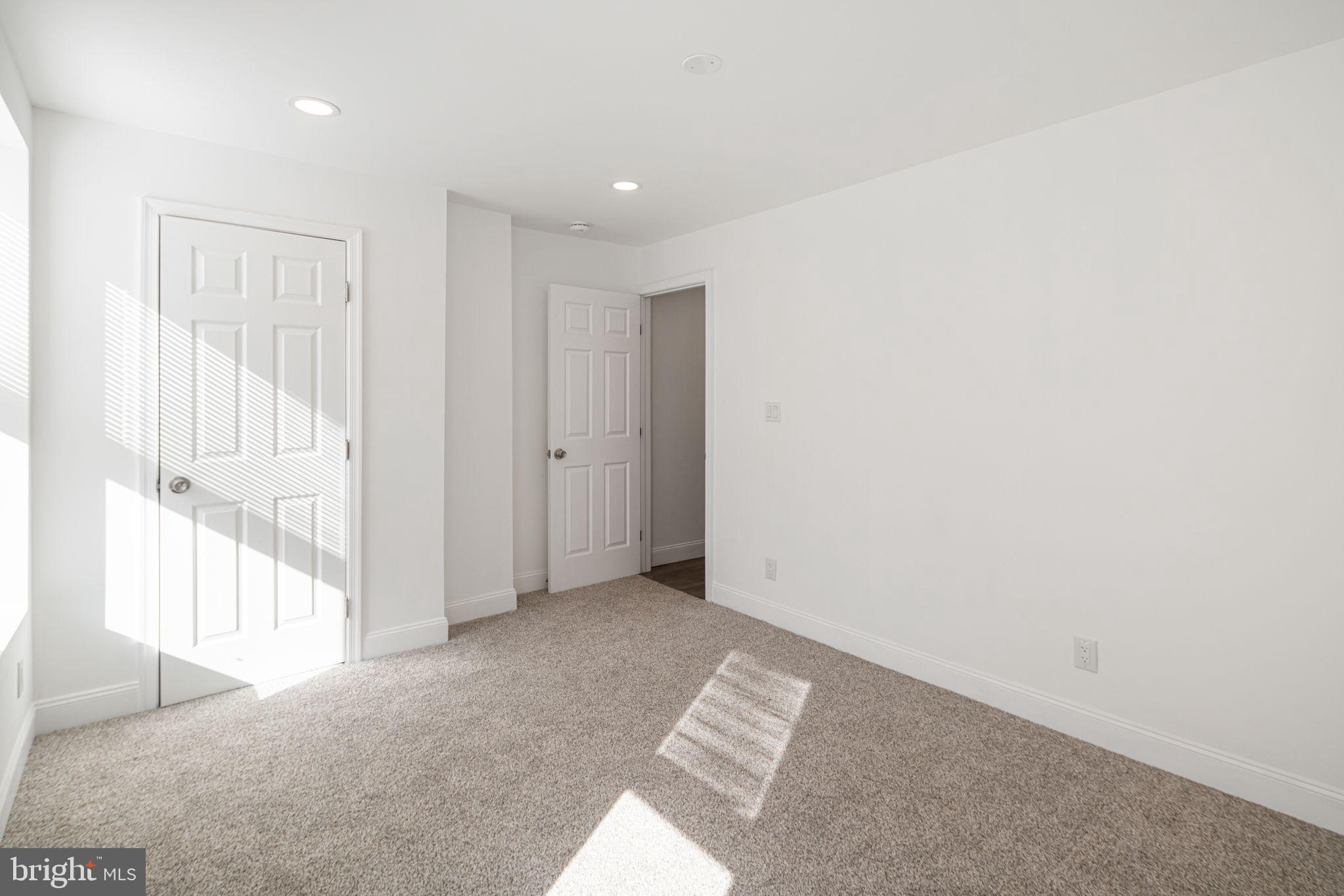 HAWTHORNE - Residential Lease