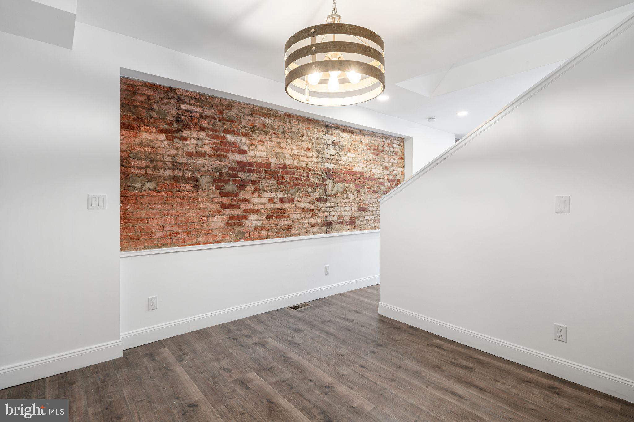 HAWTHORNE - Residential Lease